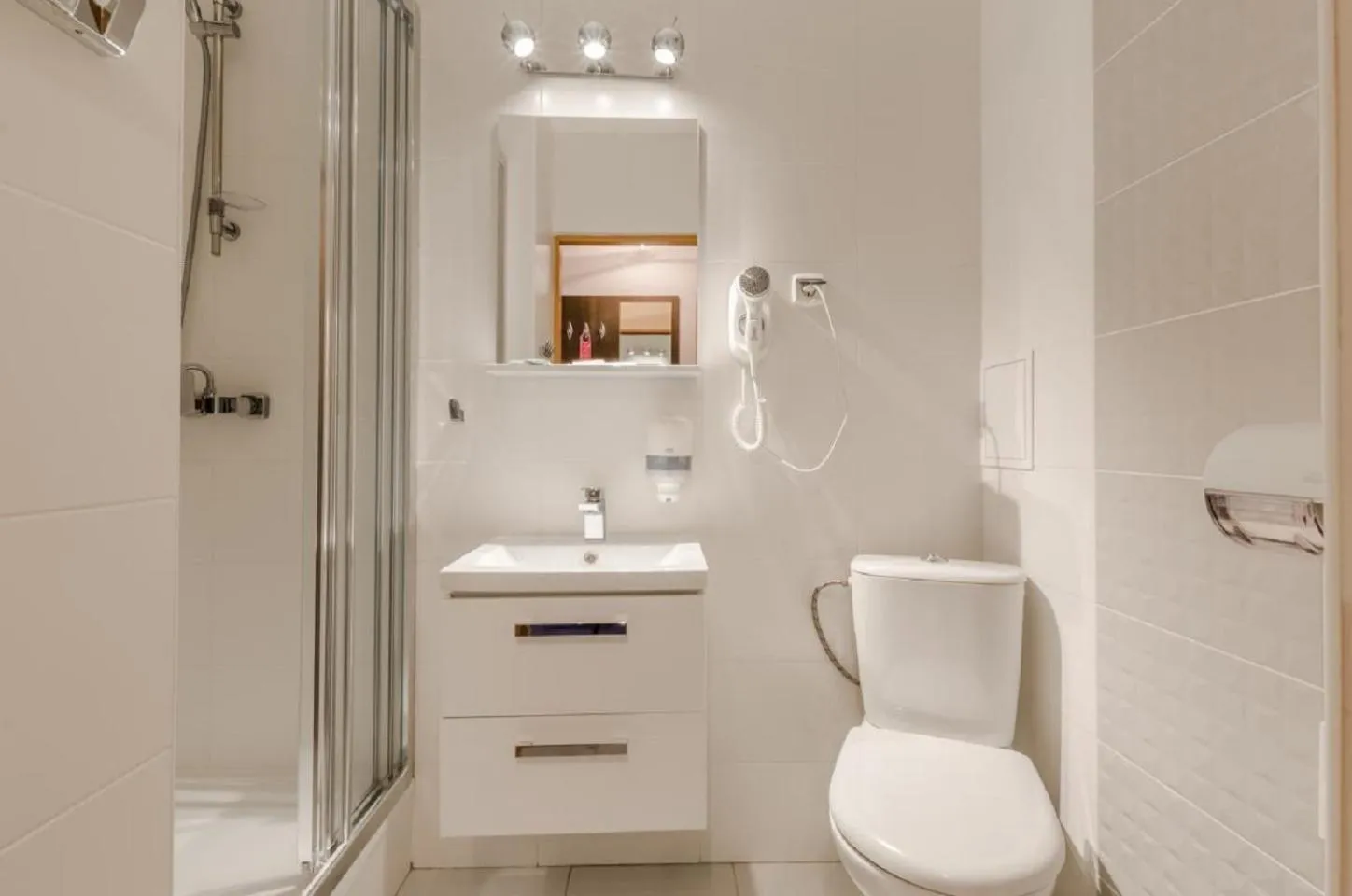 Bathroom in Hotel IKAR