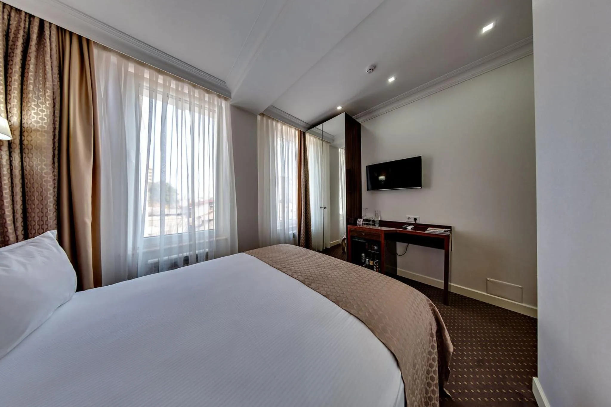 Bed in London Boutique Hotel