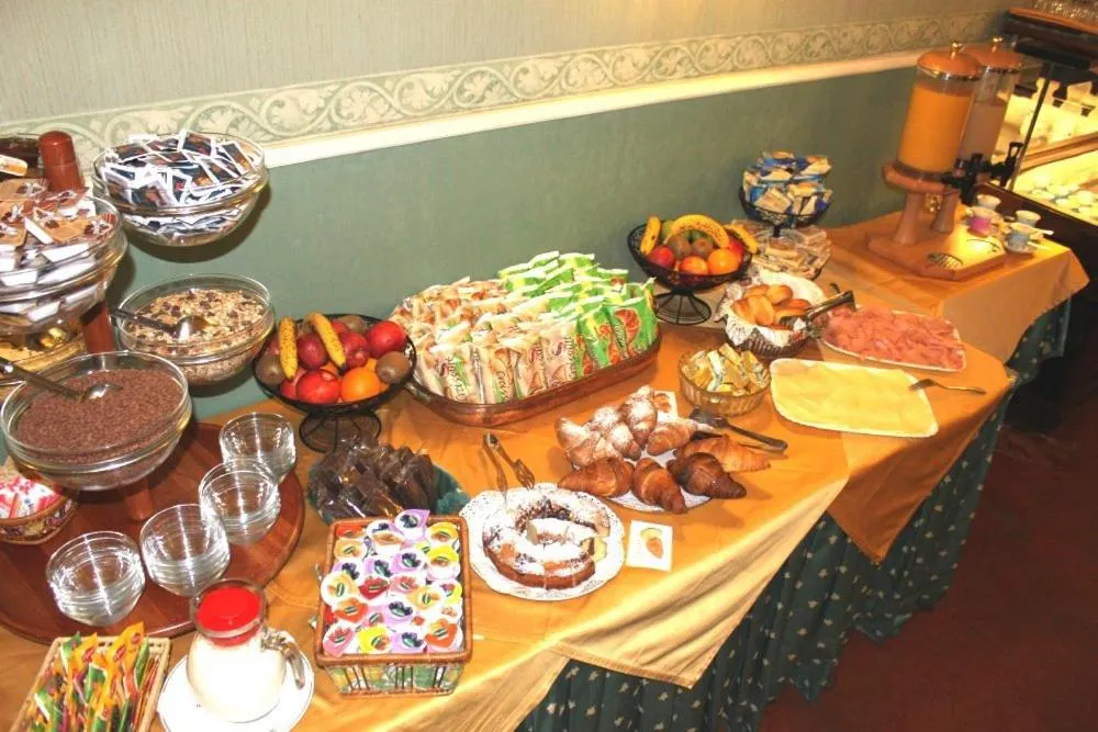 Food and drinks in Hotel Milano