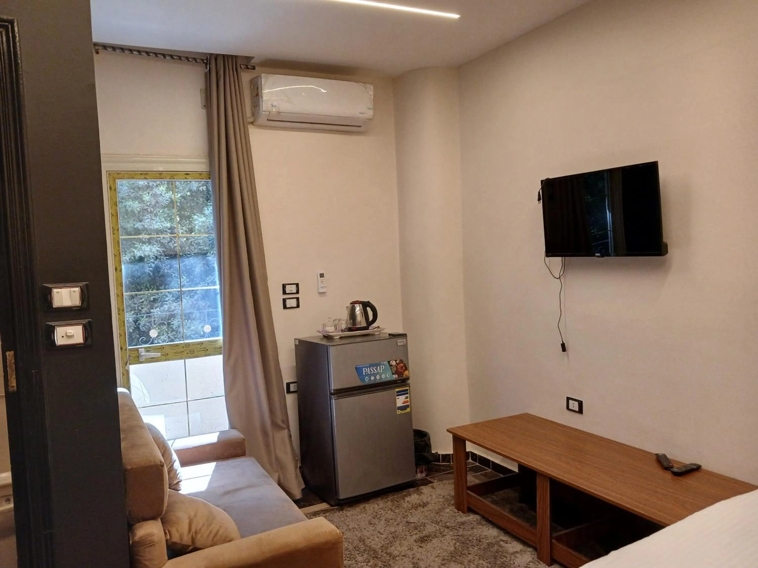 Bed in Royal Pyramids Inn