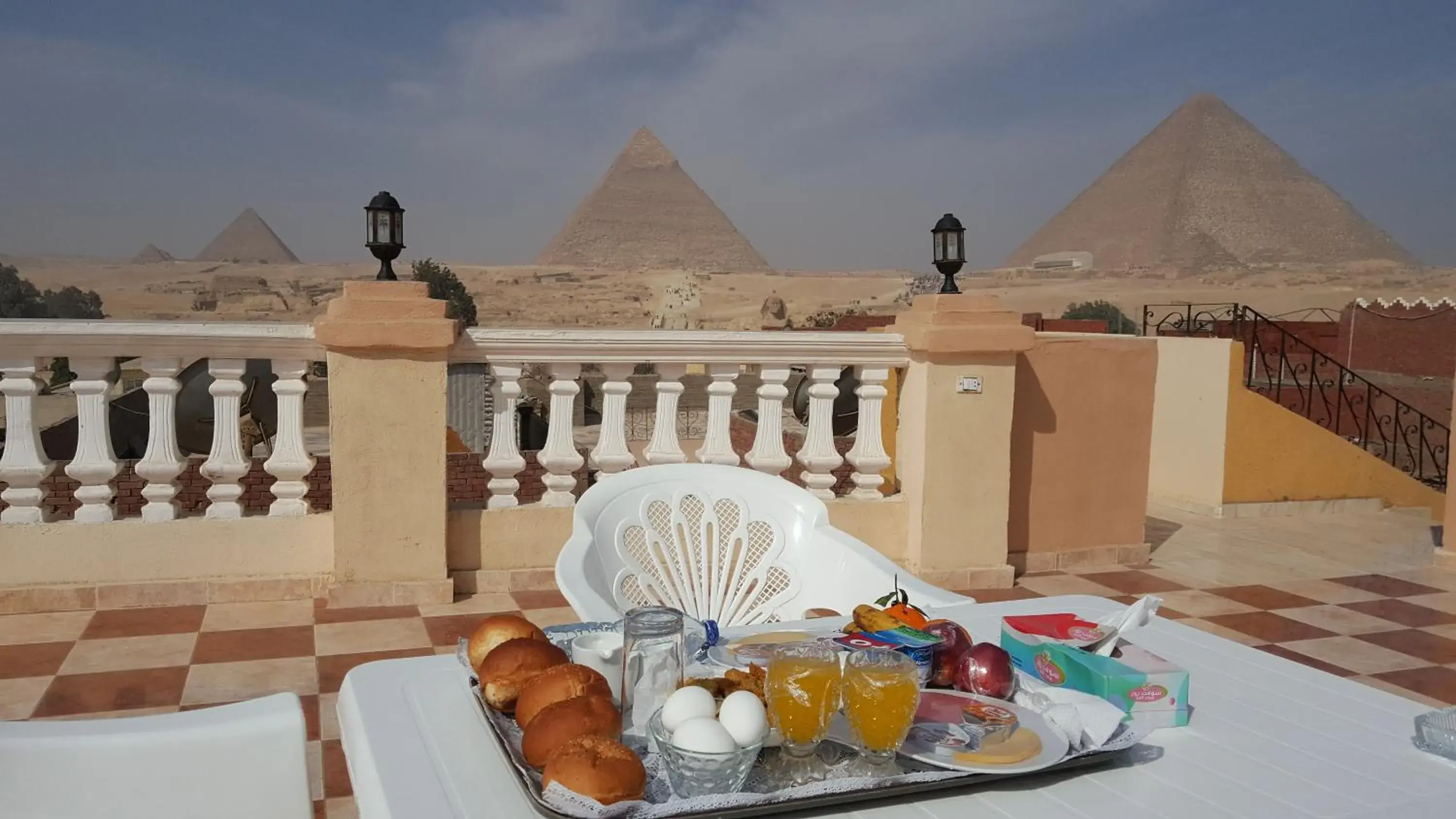 Restaurant/places to eat in Royal Pyramids Inn Restaurant/places to eat in Royal Pyramids Inn