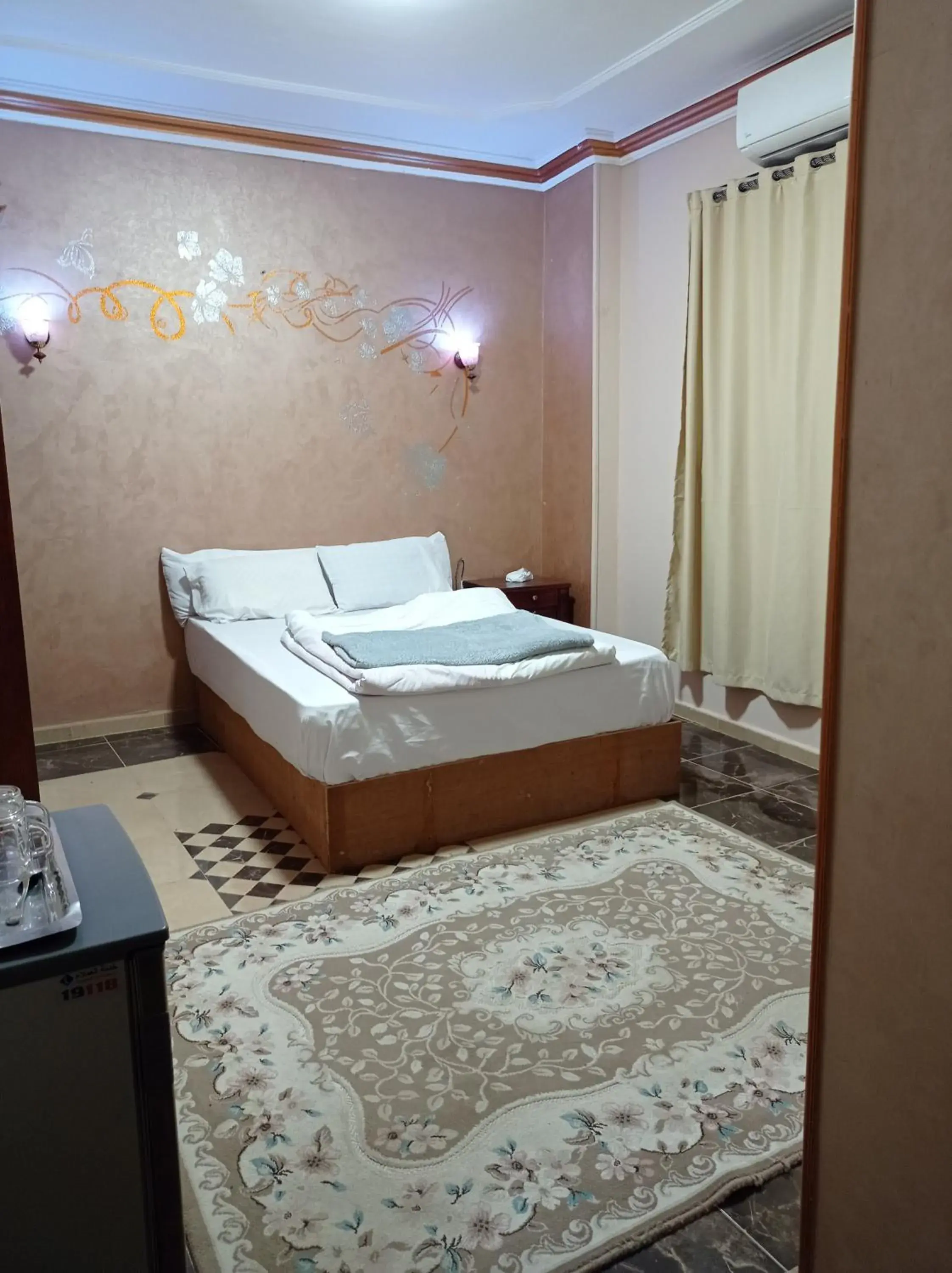 Bed in Royal Pyramids Inn Bed in Royal Pyramids Inn