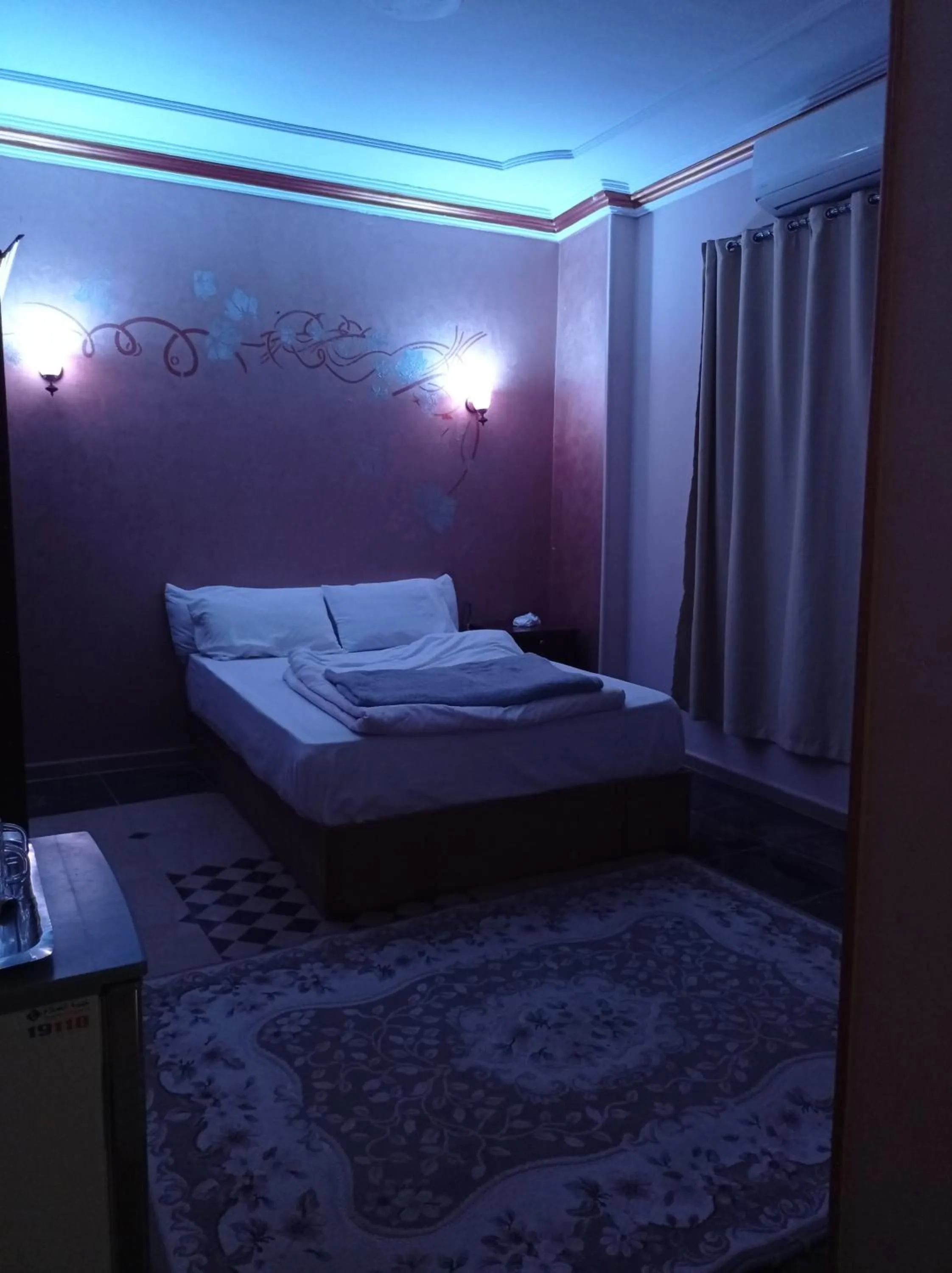 Photo of the whole room, Bed in Royal Pyramids Inn