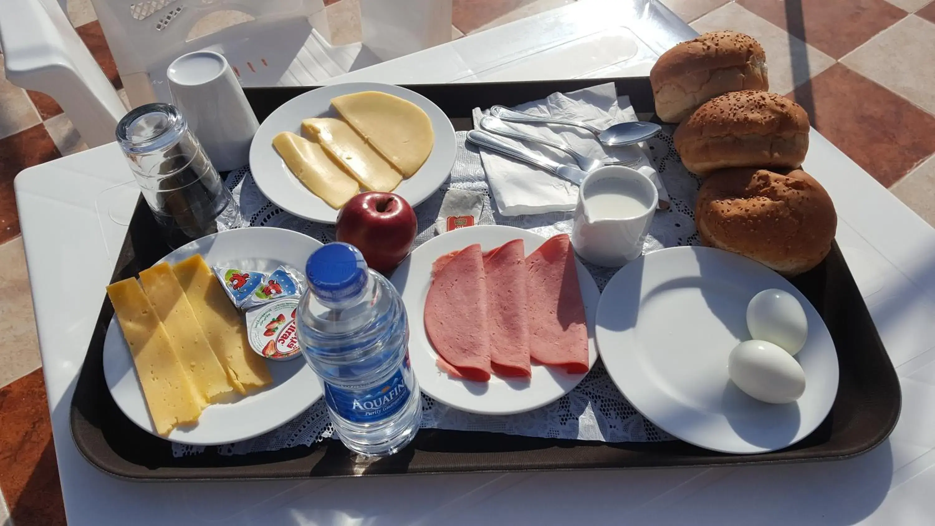 Breakfast in Royal Pyramids Inn Breakfast in Royal Pyramids Inn