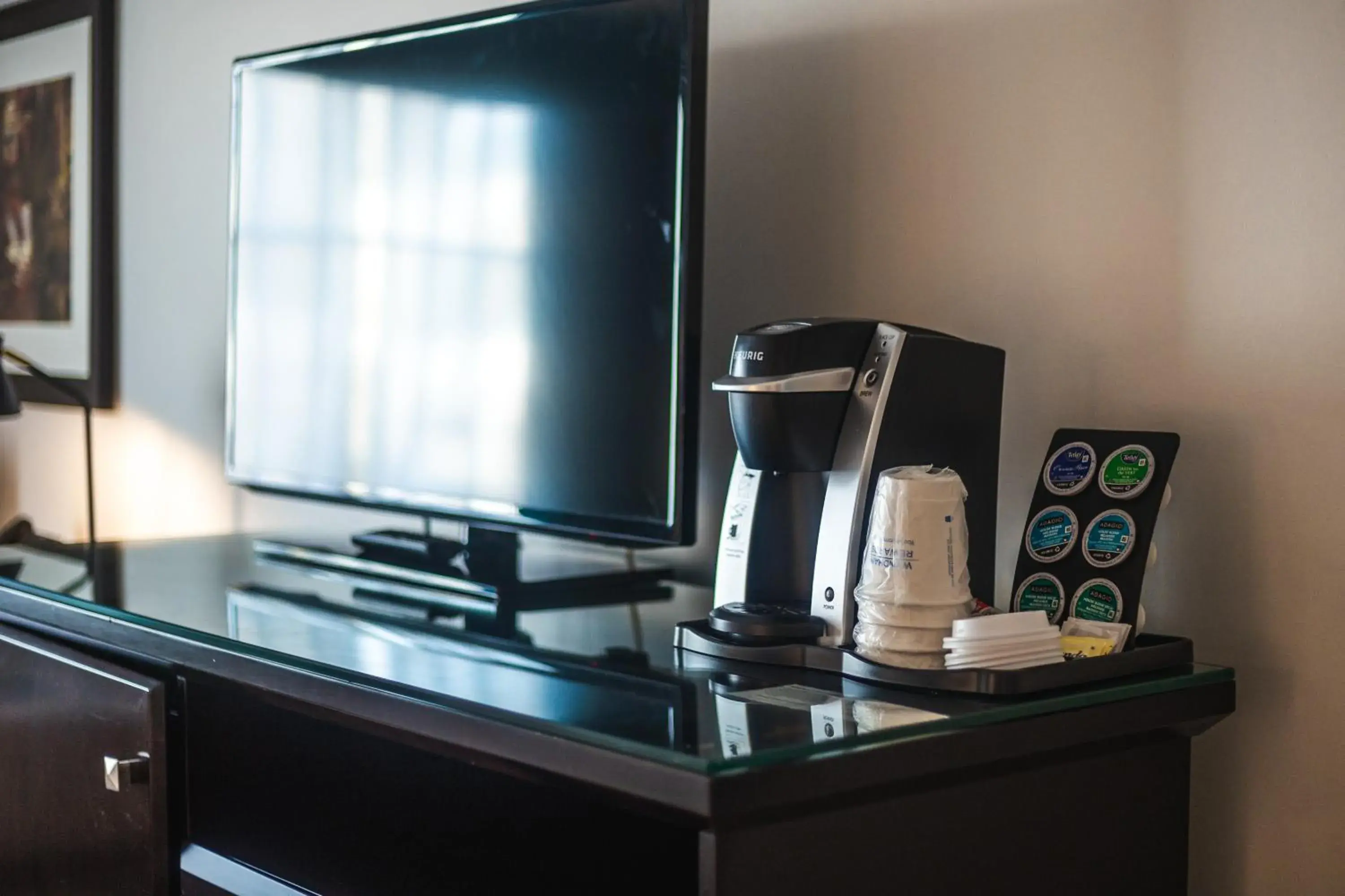 Queen Room - Disability Access in Ramada by Wyndham Surrey/Langley Queen Room - Disability Access in Ramada by Wyndham Surrey/Langley