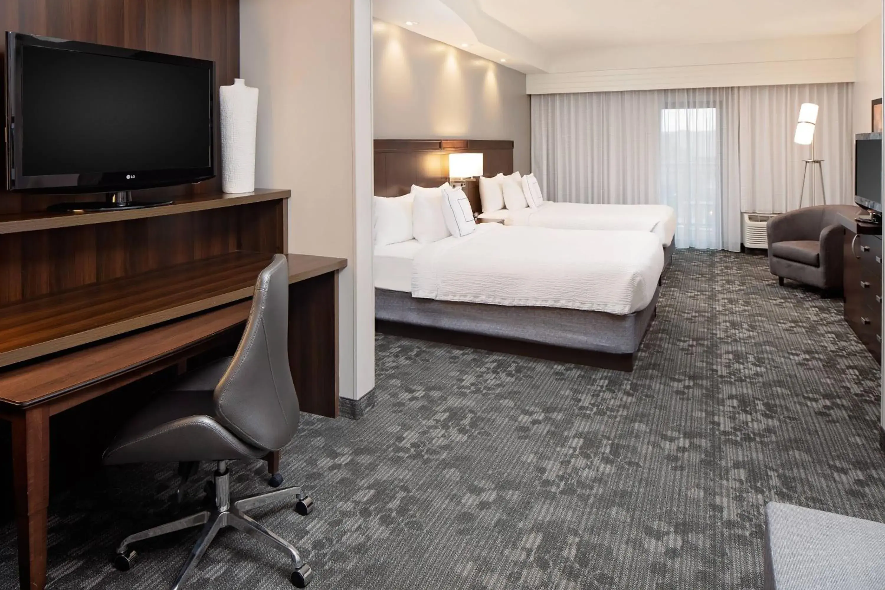 Photo of the whole room, Bed in Courtyard by Marriott Houma Photo of the whole room, Bed in Courtyard by Marriott Houma