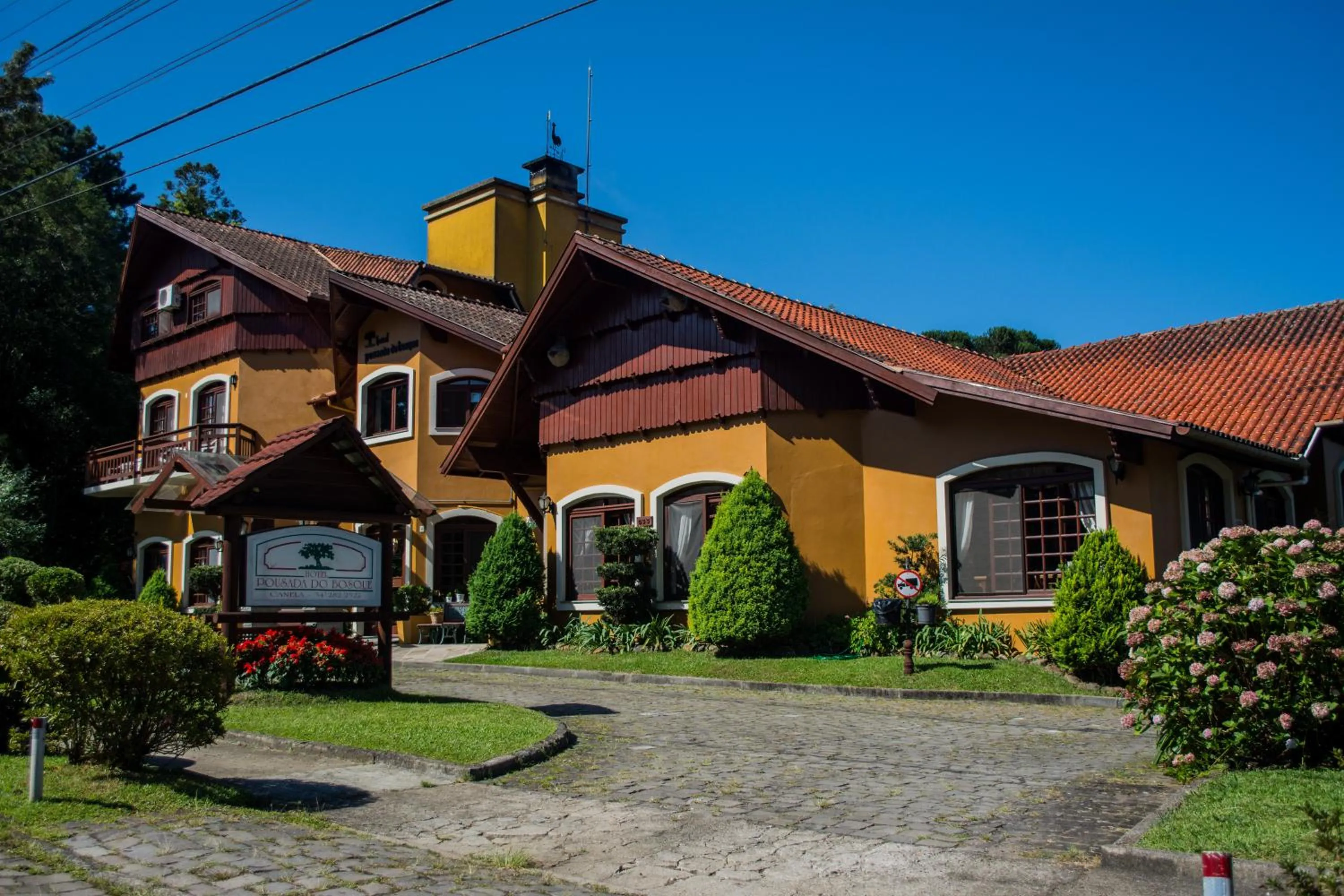 Property building in Hotel Pousada do Bosque