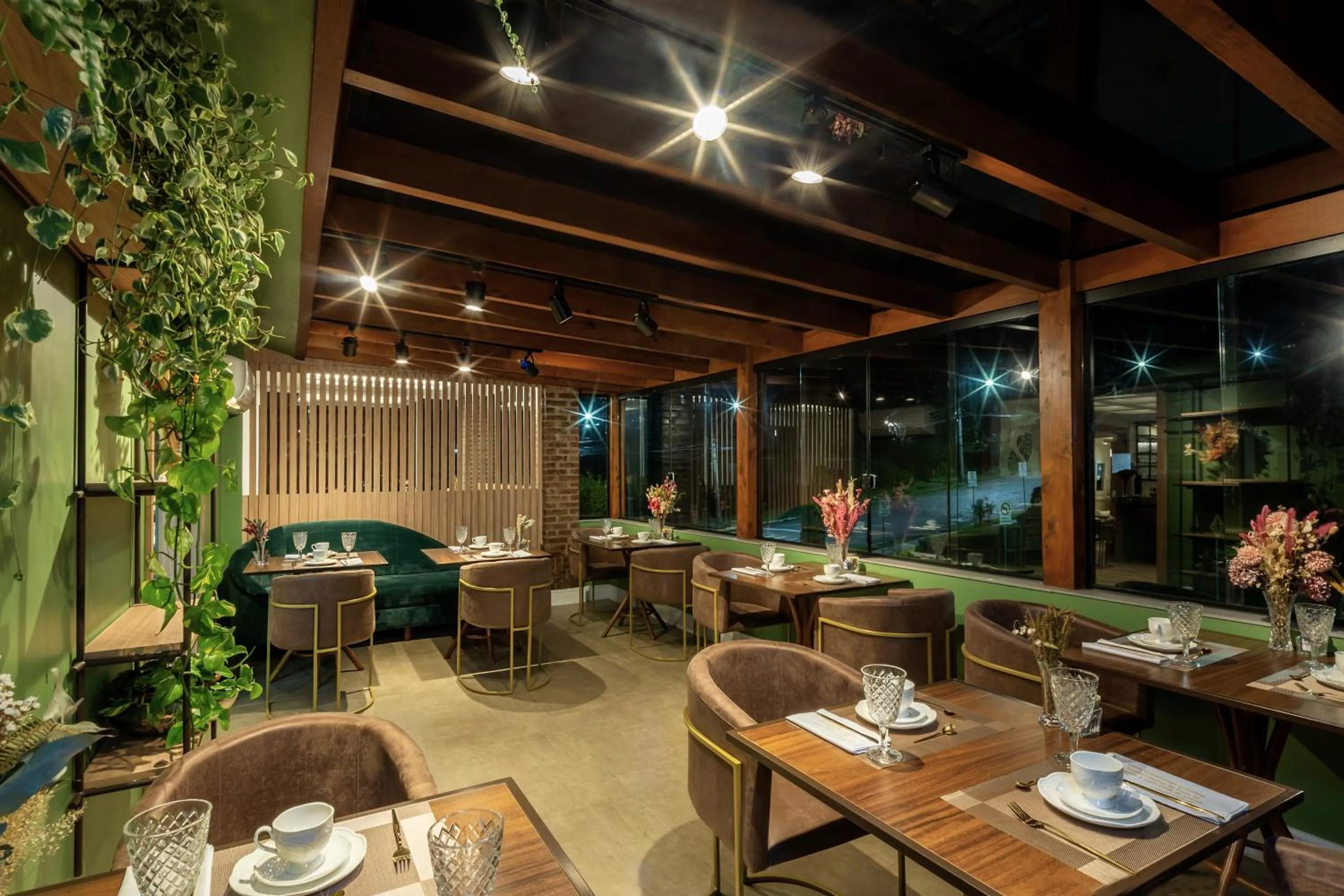 Restaurant/places to eat in Blumen Hotel Boutique