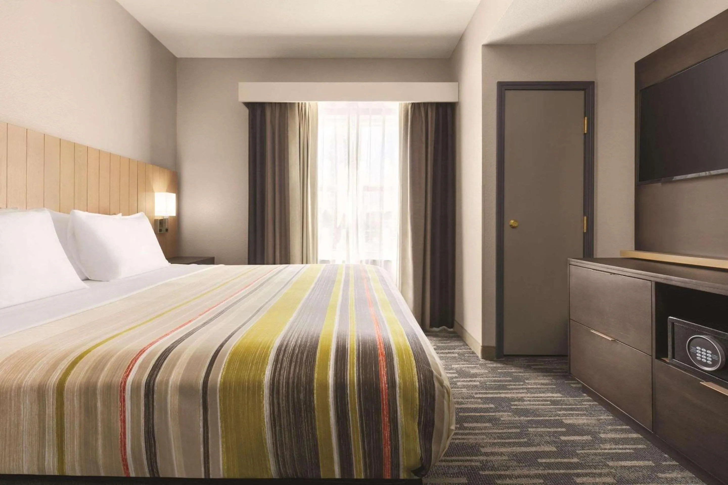 Bedroom, Bed in Country Inn & Suites by Radisson, Panama City Beach, FL