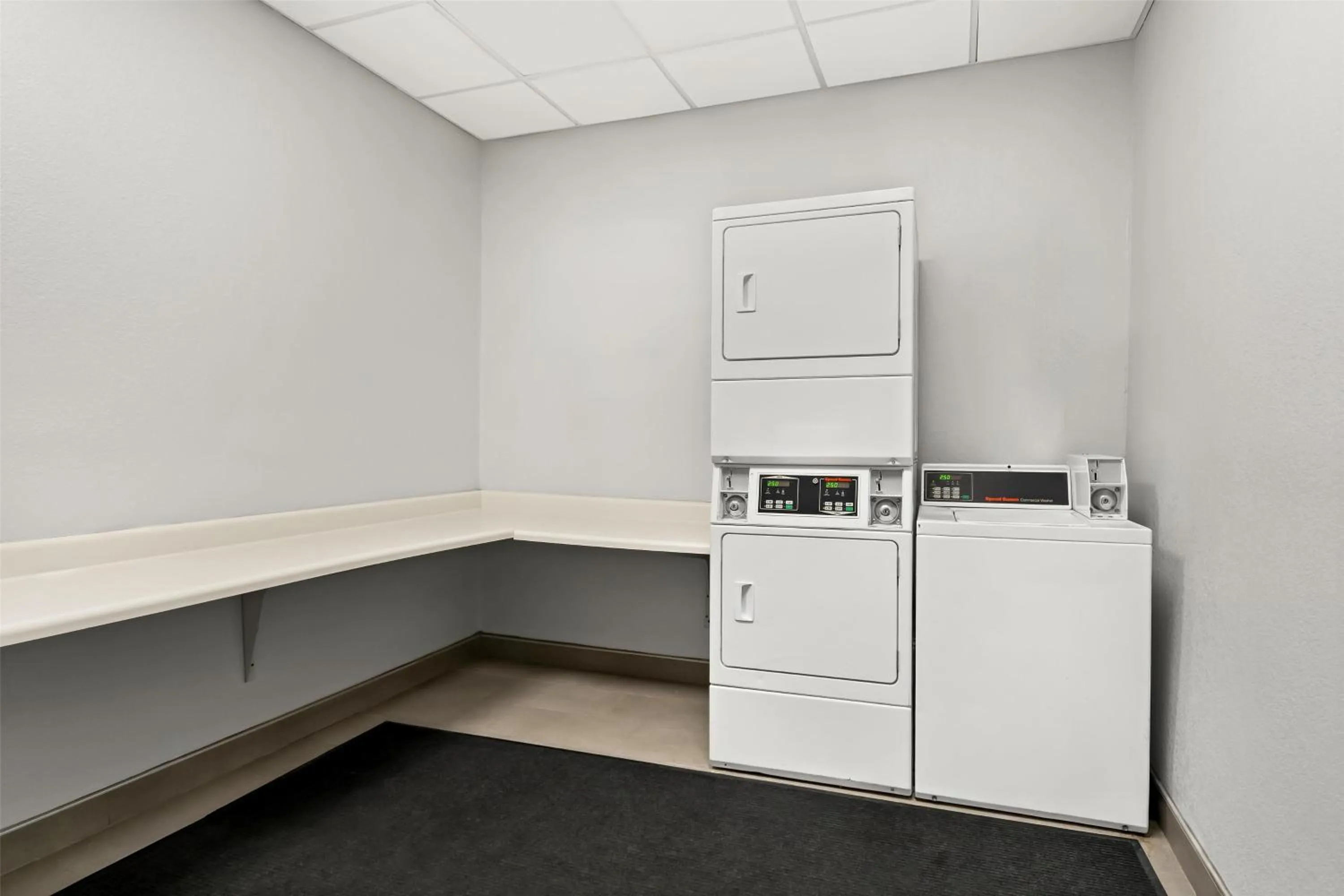 laundry in Spark by Hilton Panama City Beach