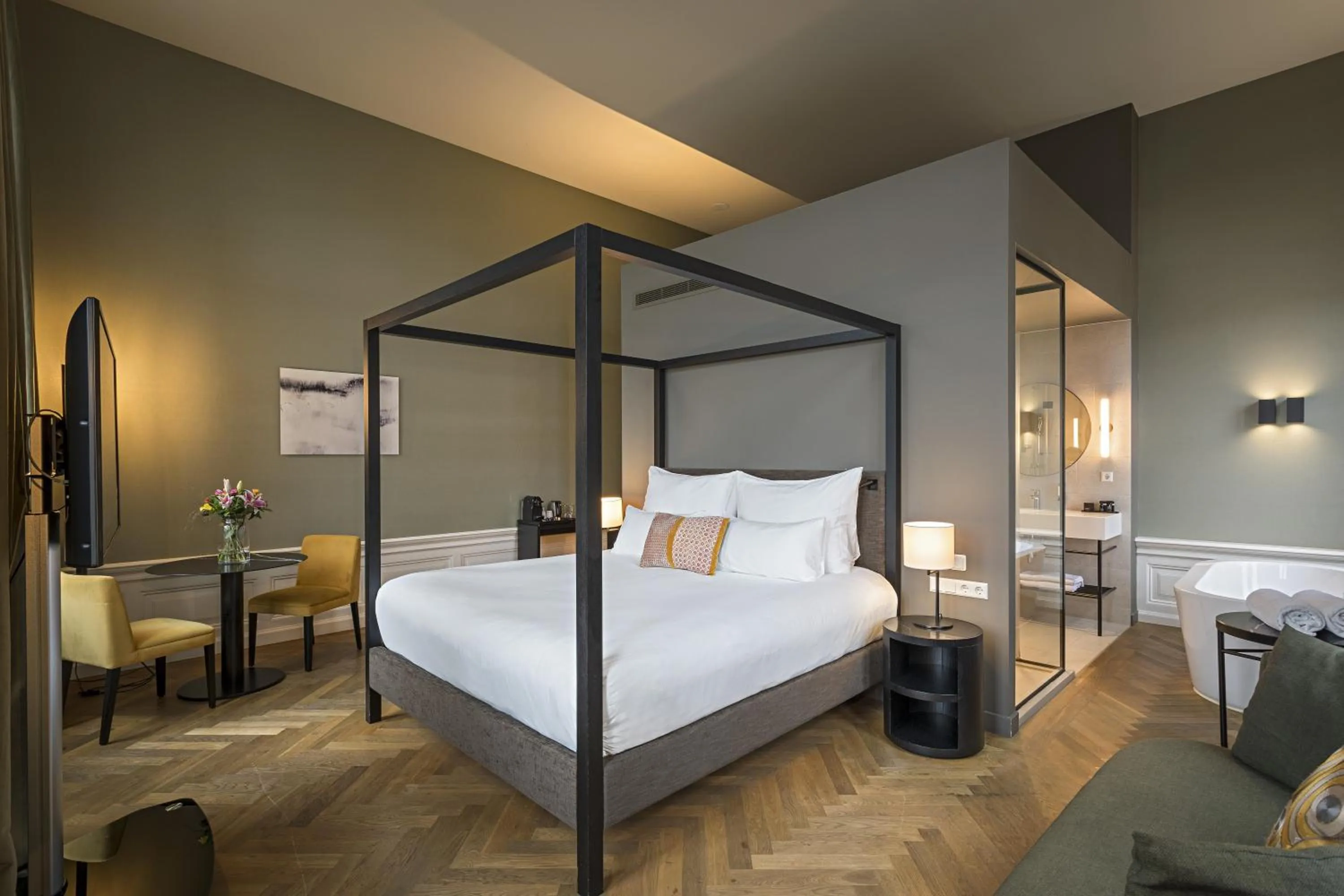 Bed in Pestana Amsterdam Riverside