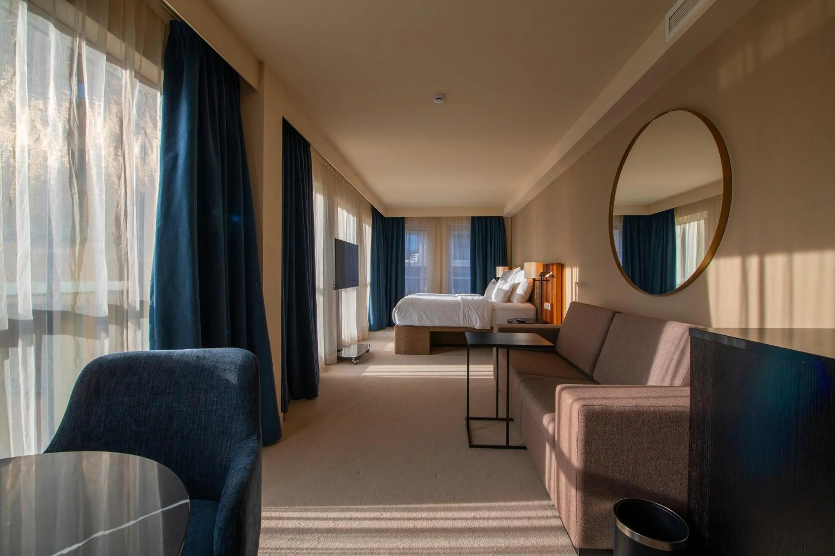 Photo of the whole room in Pestana Amsterdam Riverside