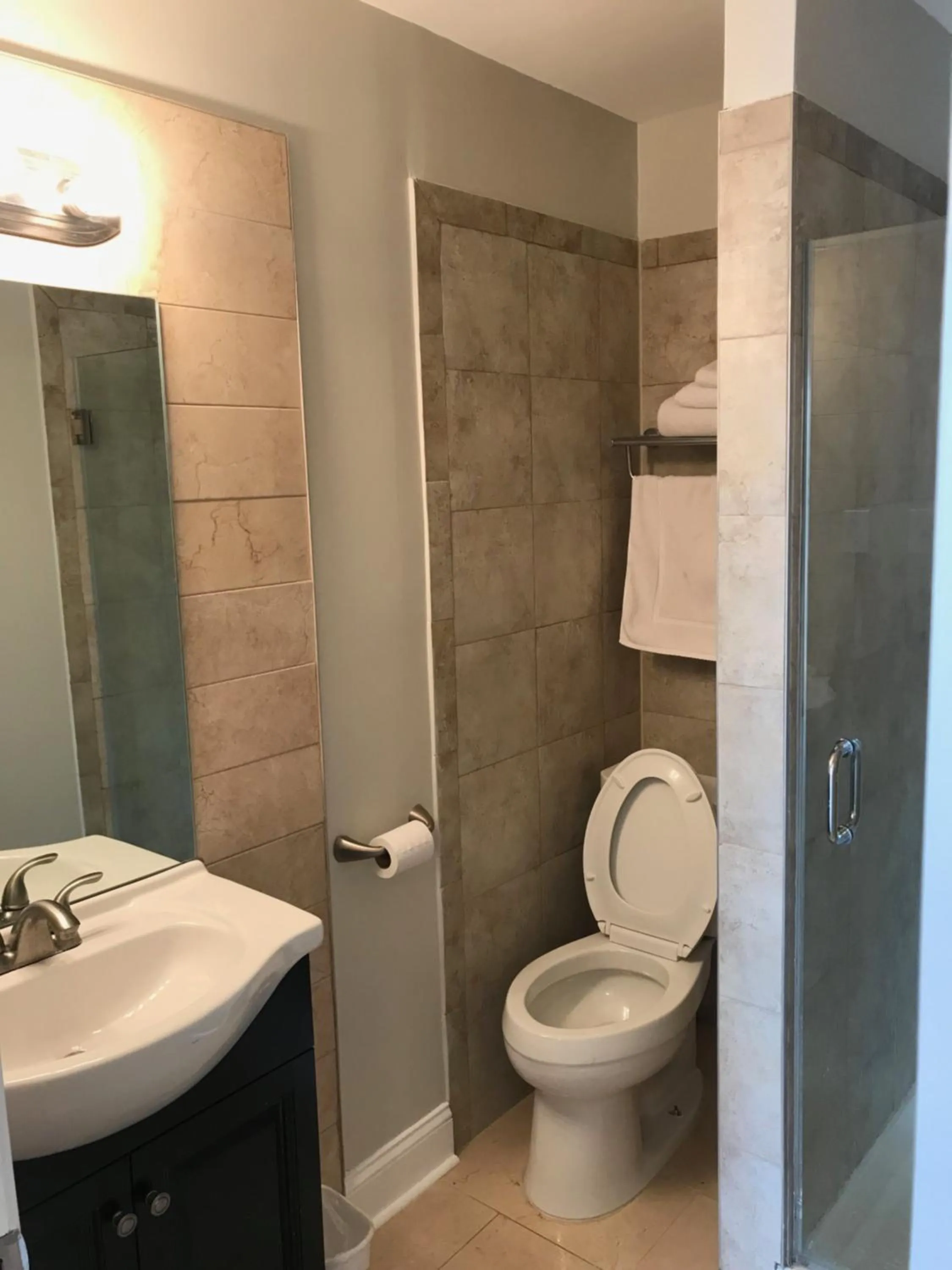 Red Carpet Inn, Alexandria