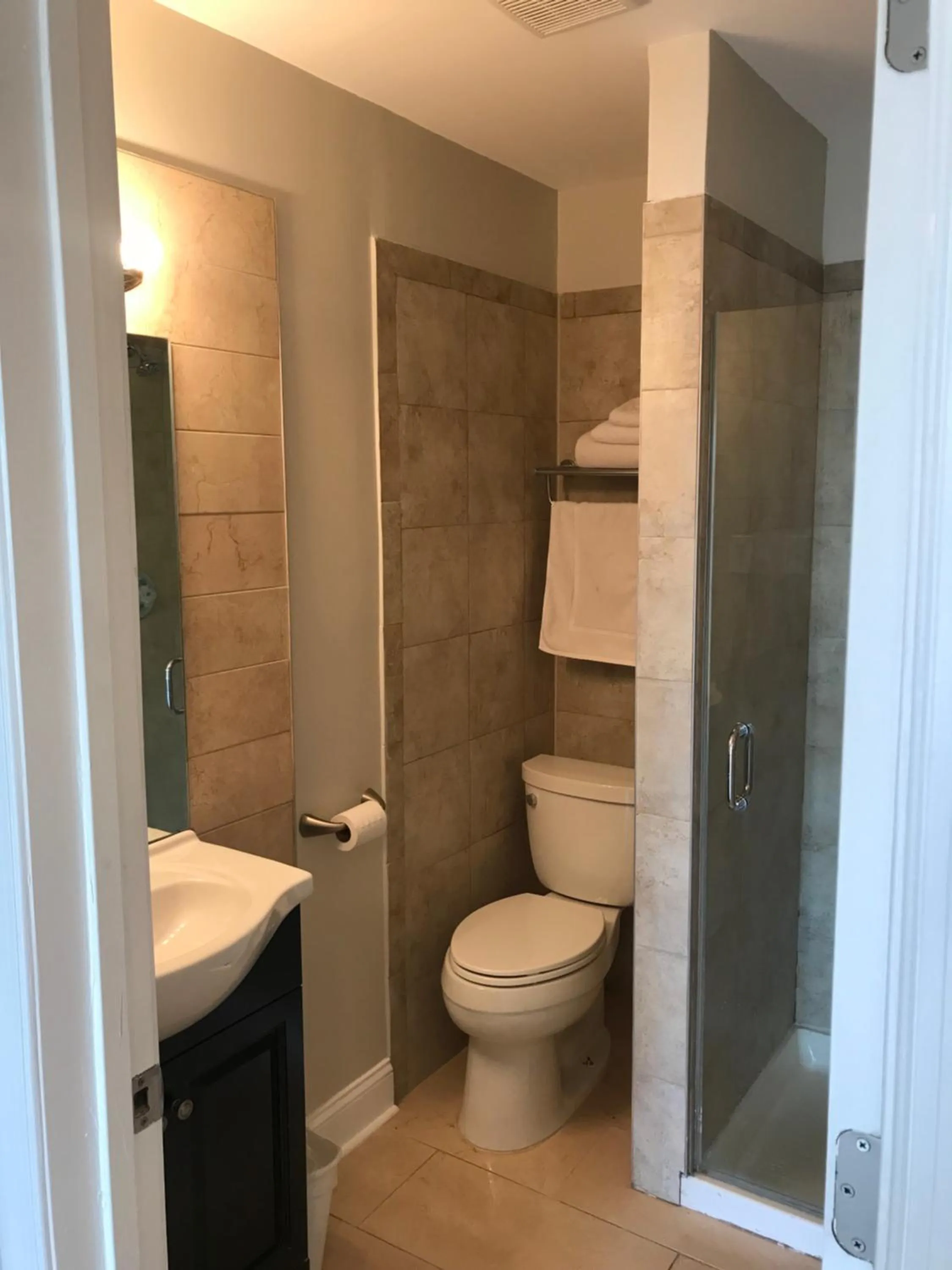 Red Carpet Inn, Alexandria