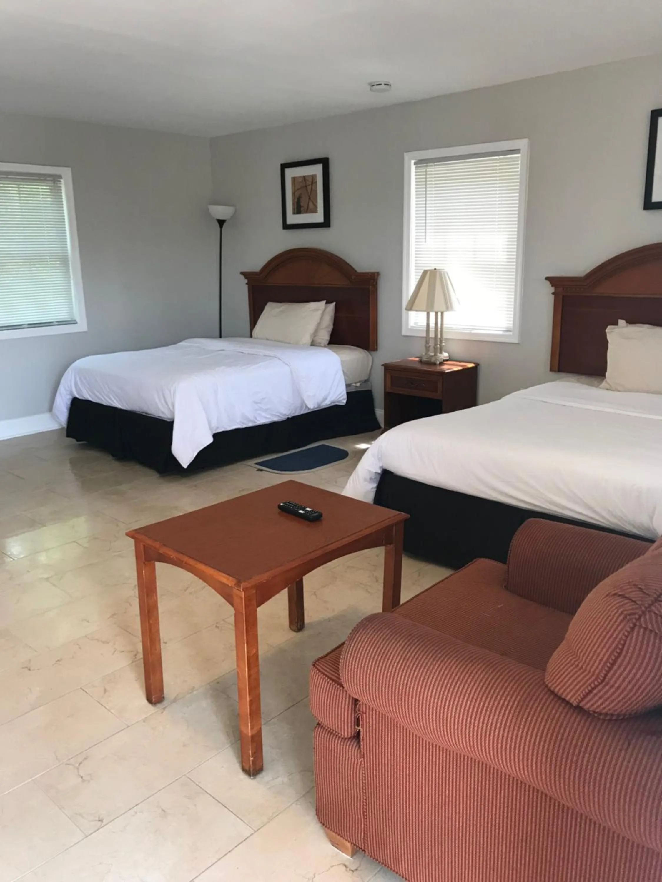 Red Carpet Inn, Alexandria