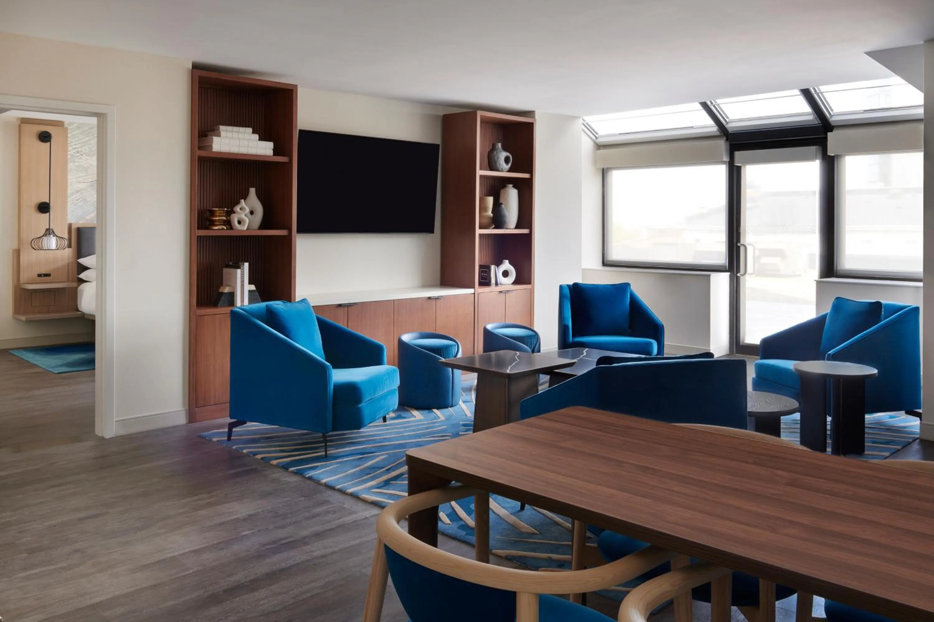 TV and multimedia in Kingston Marriott Hotel