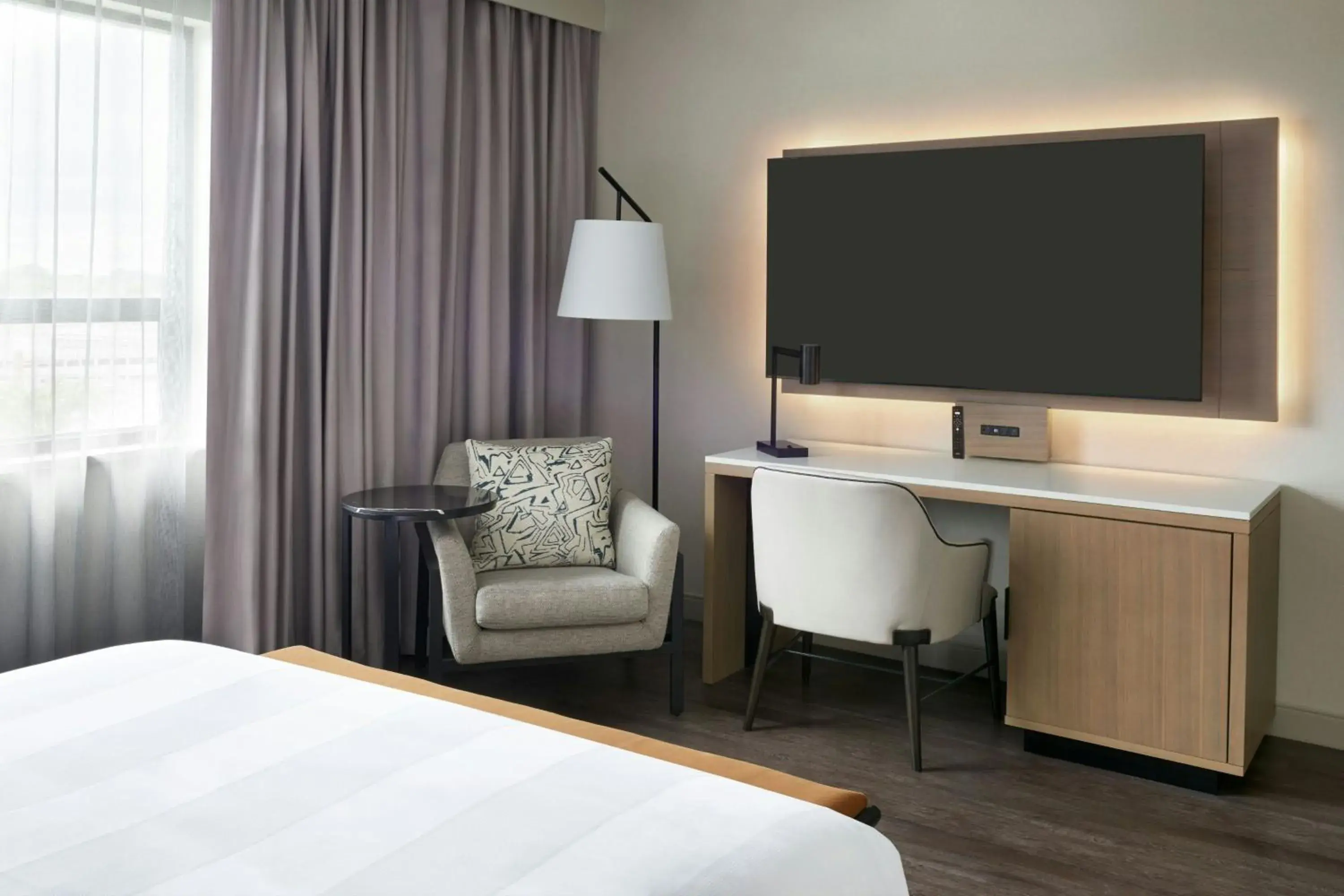 Queen Room with Two Queen Beds in Kingston Market Square Hotel Queen Room with Two Queen Beds in Kingston Market Square Hotel