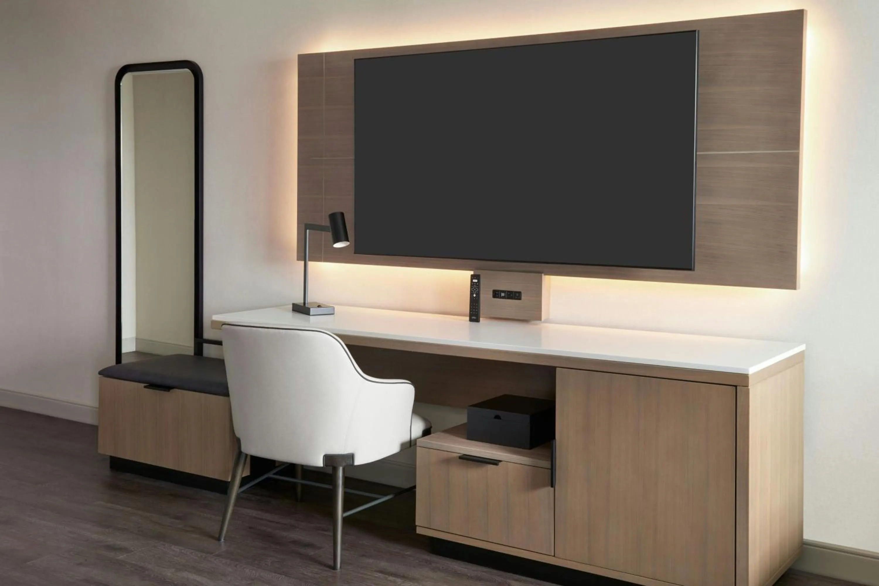 Photo of the whole room in Kingston Market Square Hotel