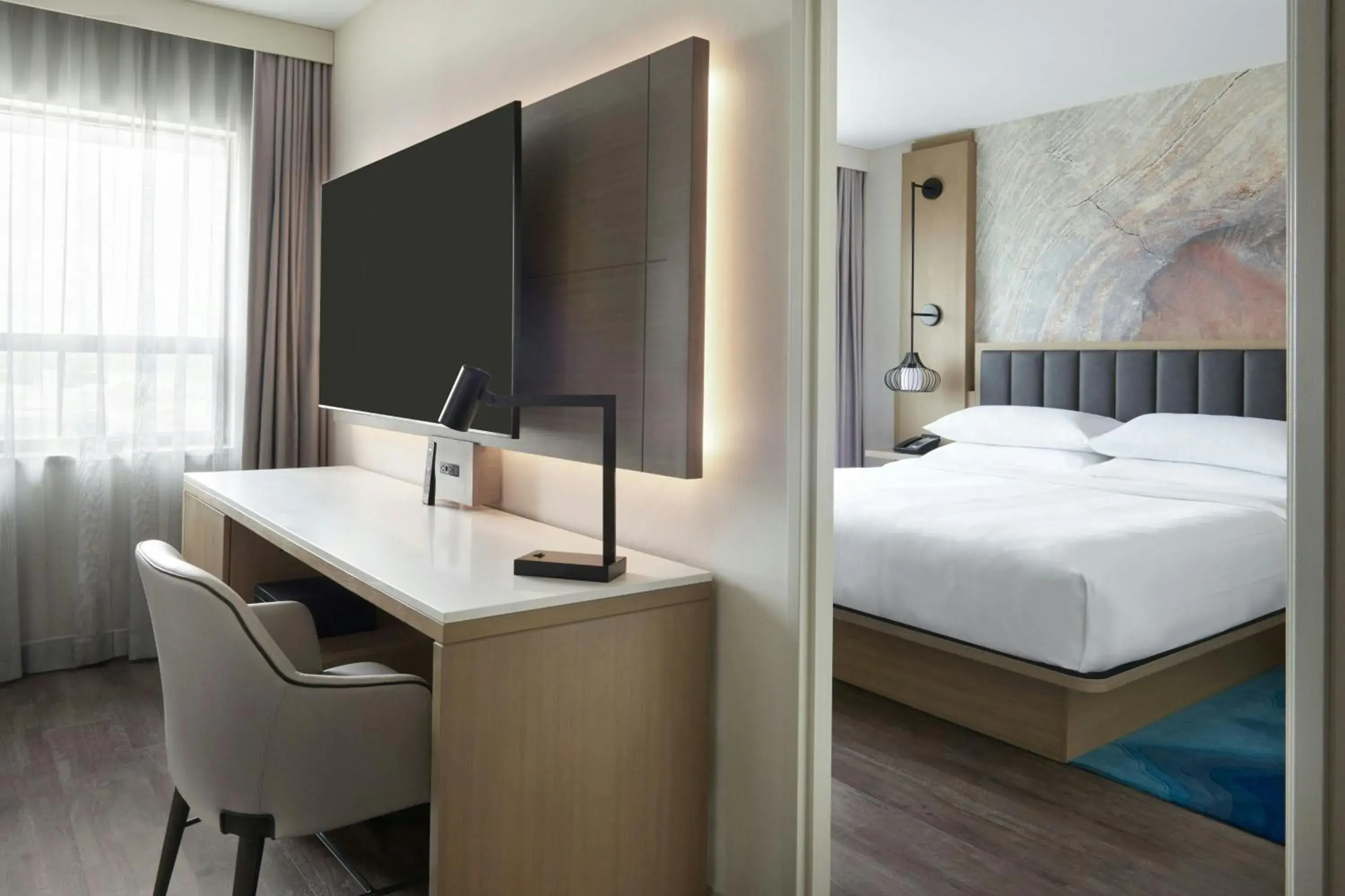 One-Bedroom Junior King Suite - Club Lounge Access in Kingston Market Square Hotel One-Bedroom Junior King Suite - Club Lounge Access in Kingston Market Square Hotel