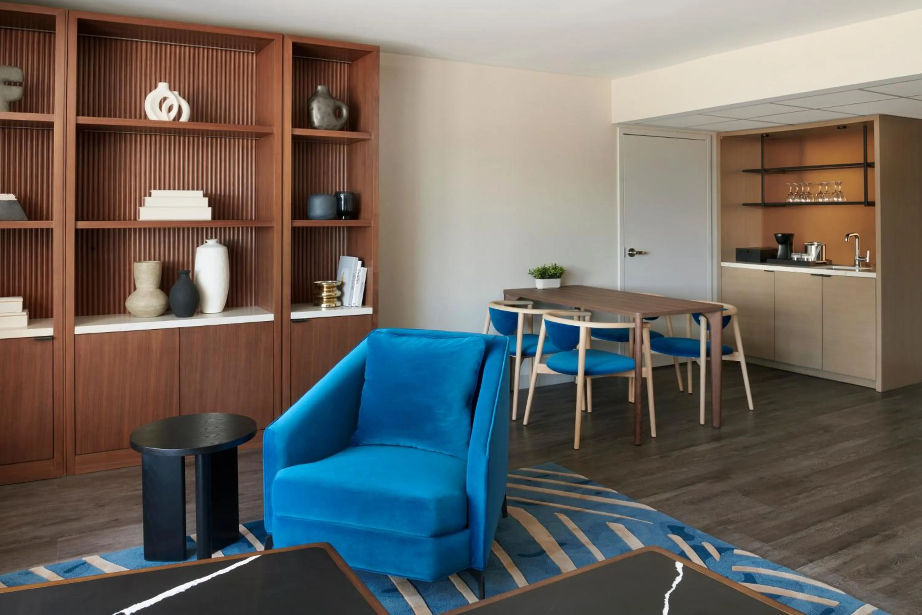 Living room in Kingston Marriott Hotel