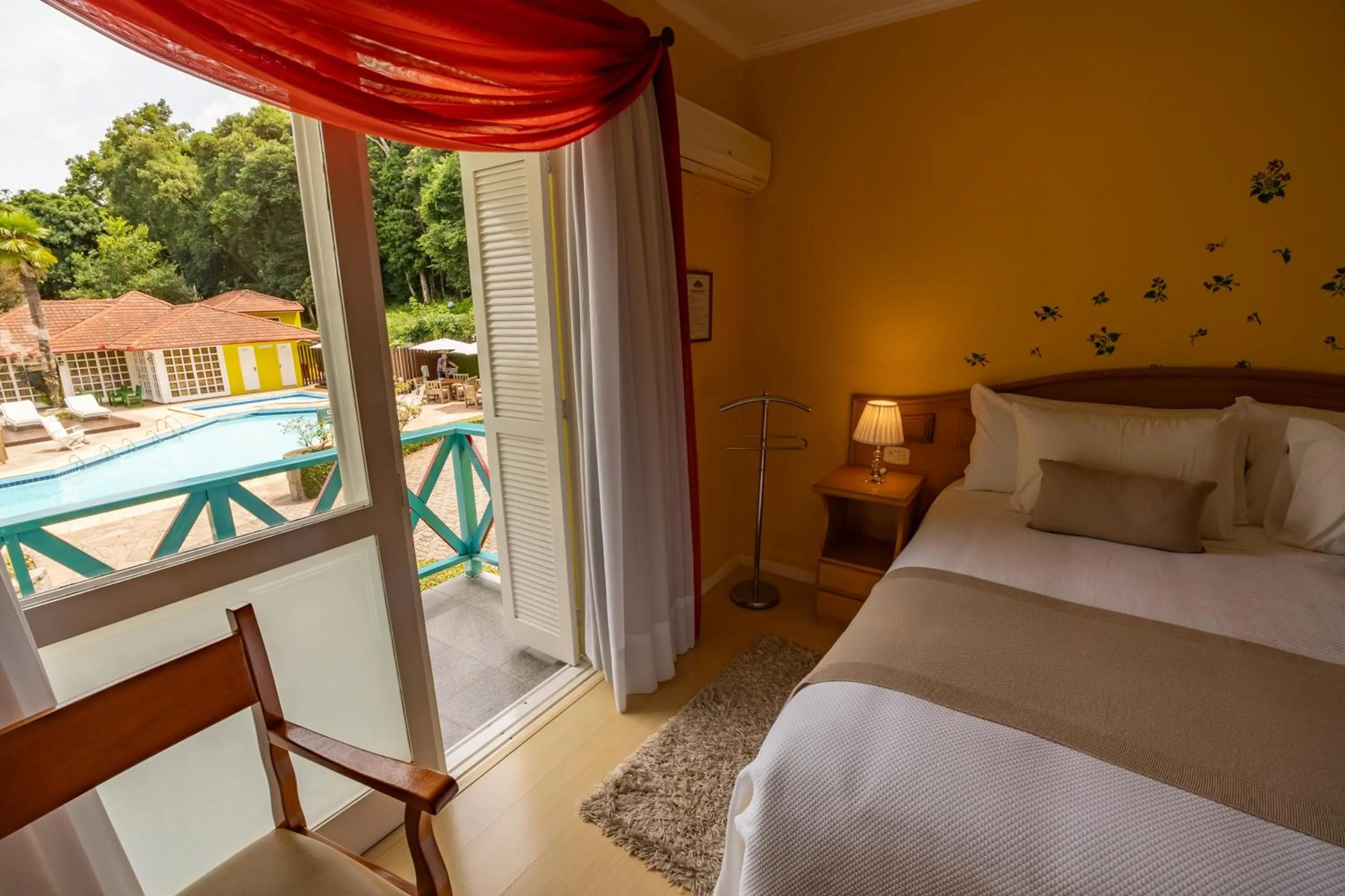 Balcony/Terrace, Bed in Hotel Pousada da Neve