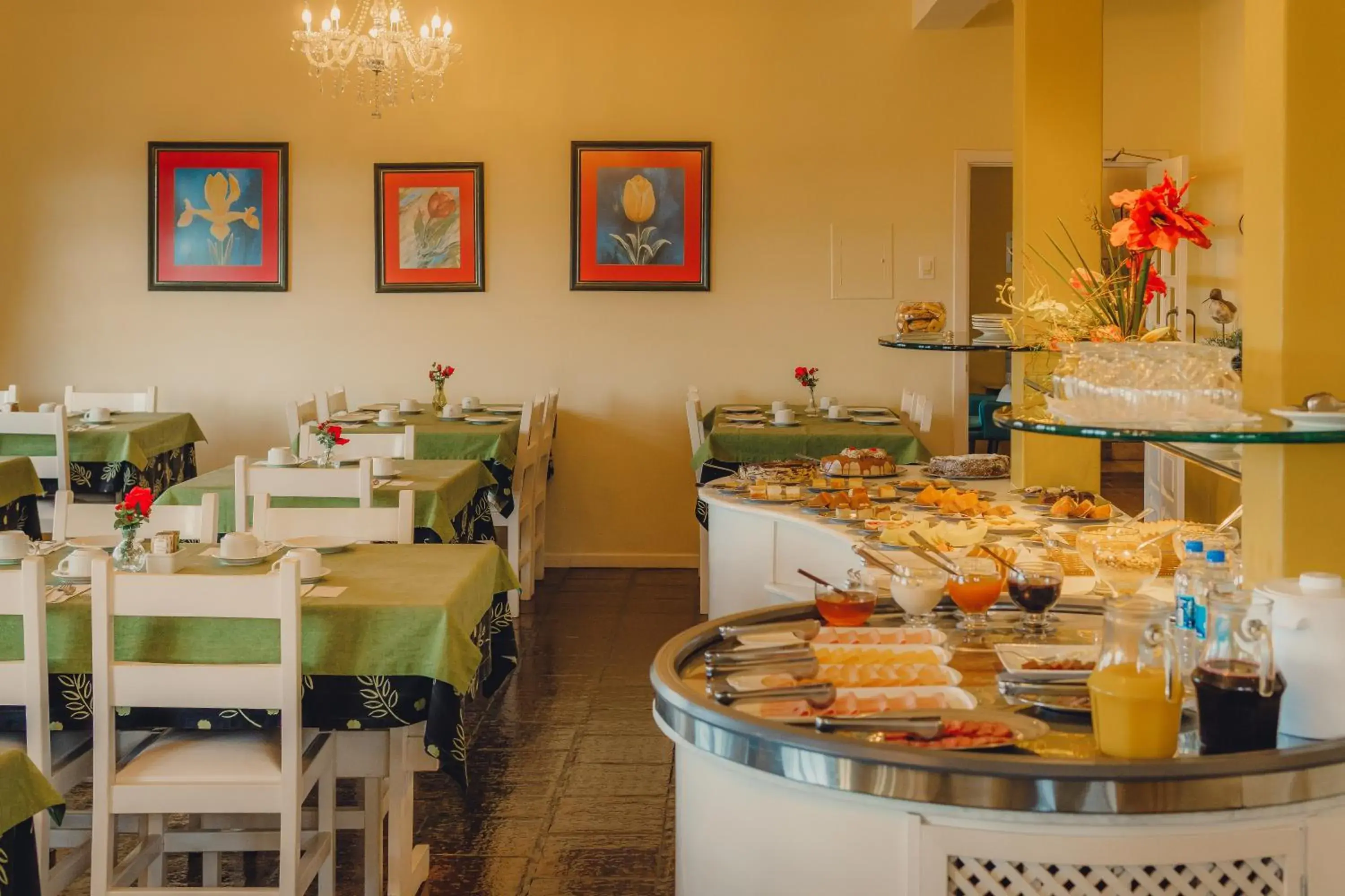 Breakfast in Hotel Pousada da Neve Breakfast in Hotel Pousada da Neve