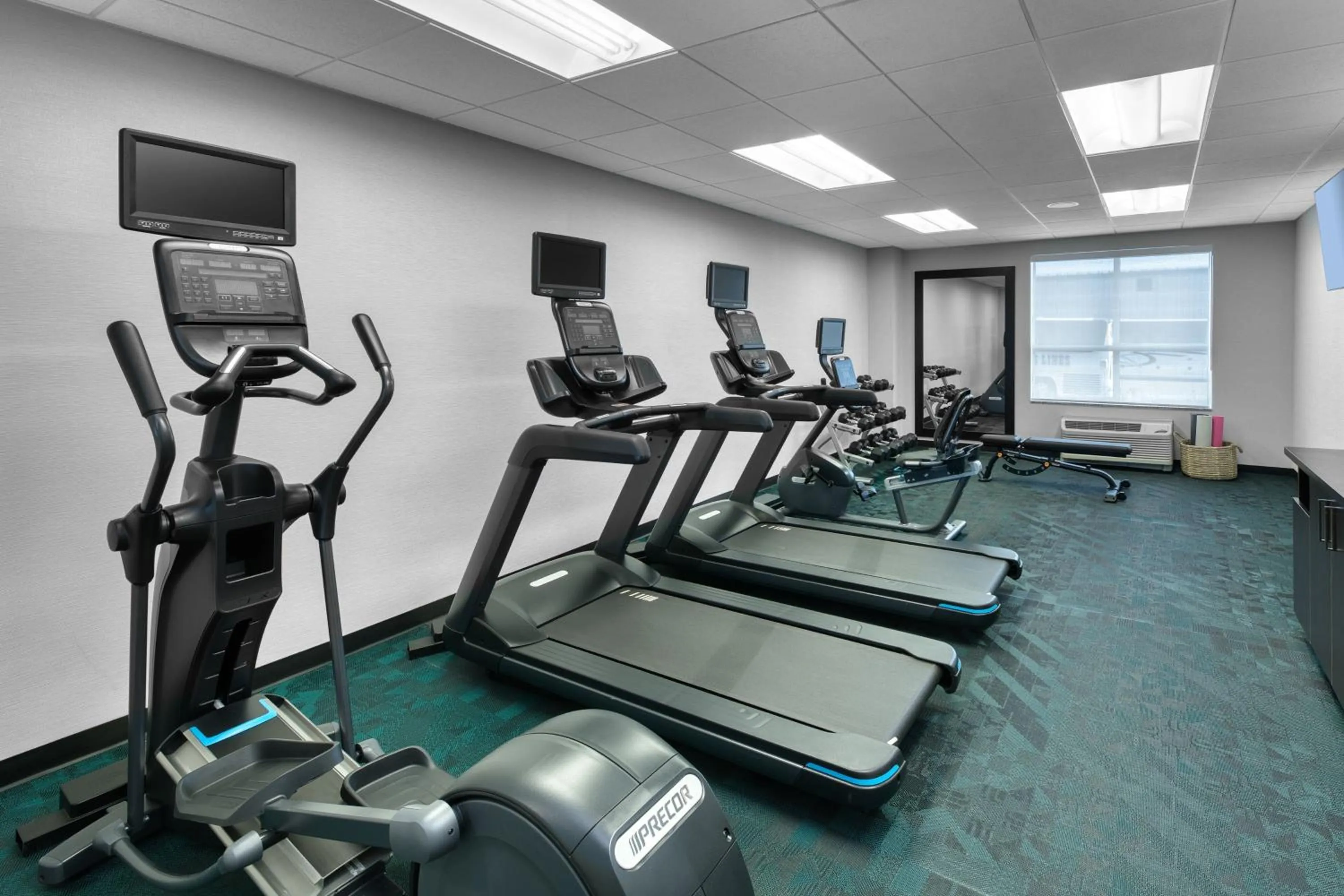 Fitness centre/facilities in TownePlace Suites by Marriott Sudbury
