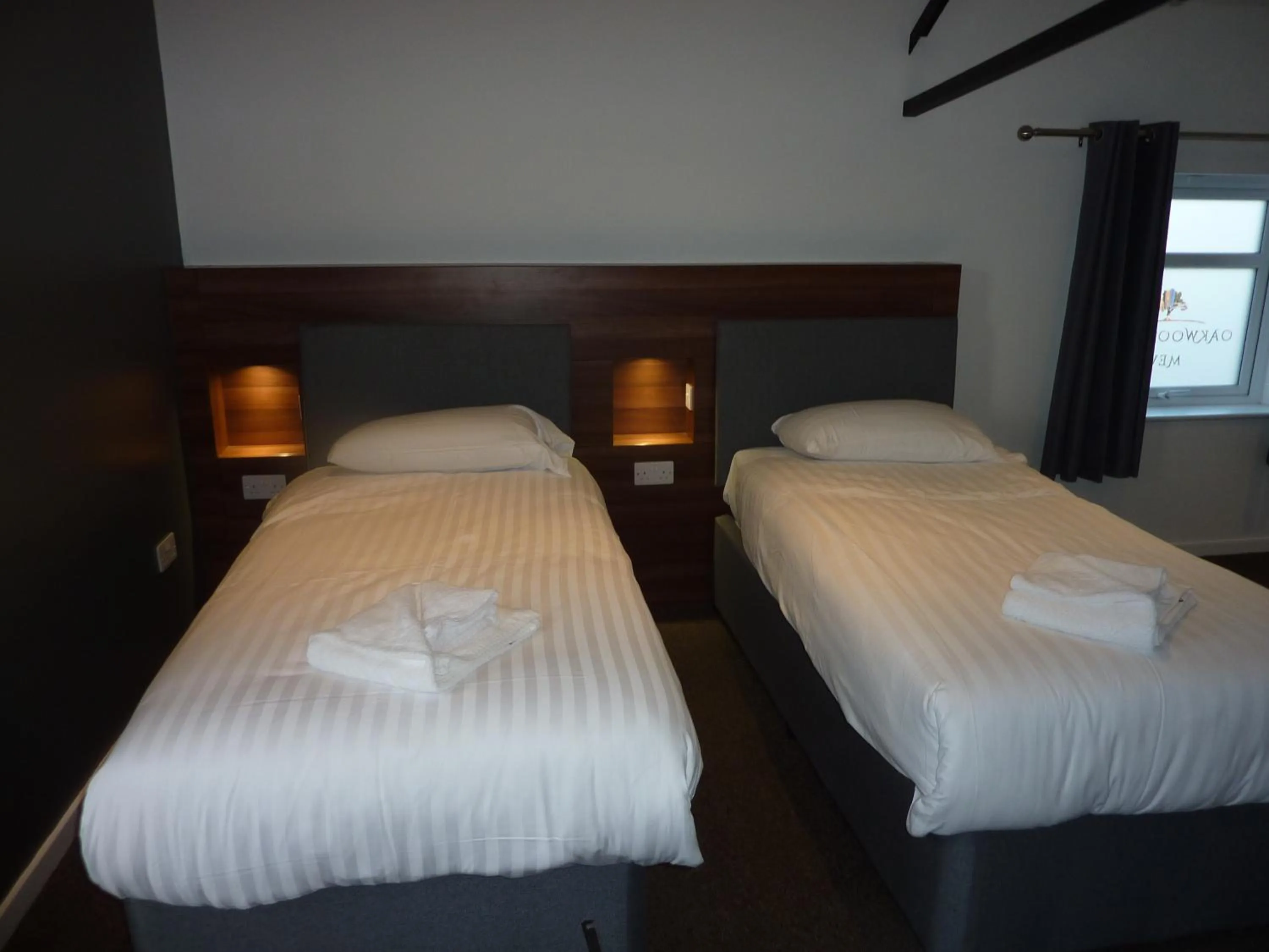 Bed in Oakwood Farm Mews Chester