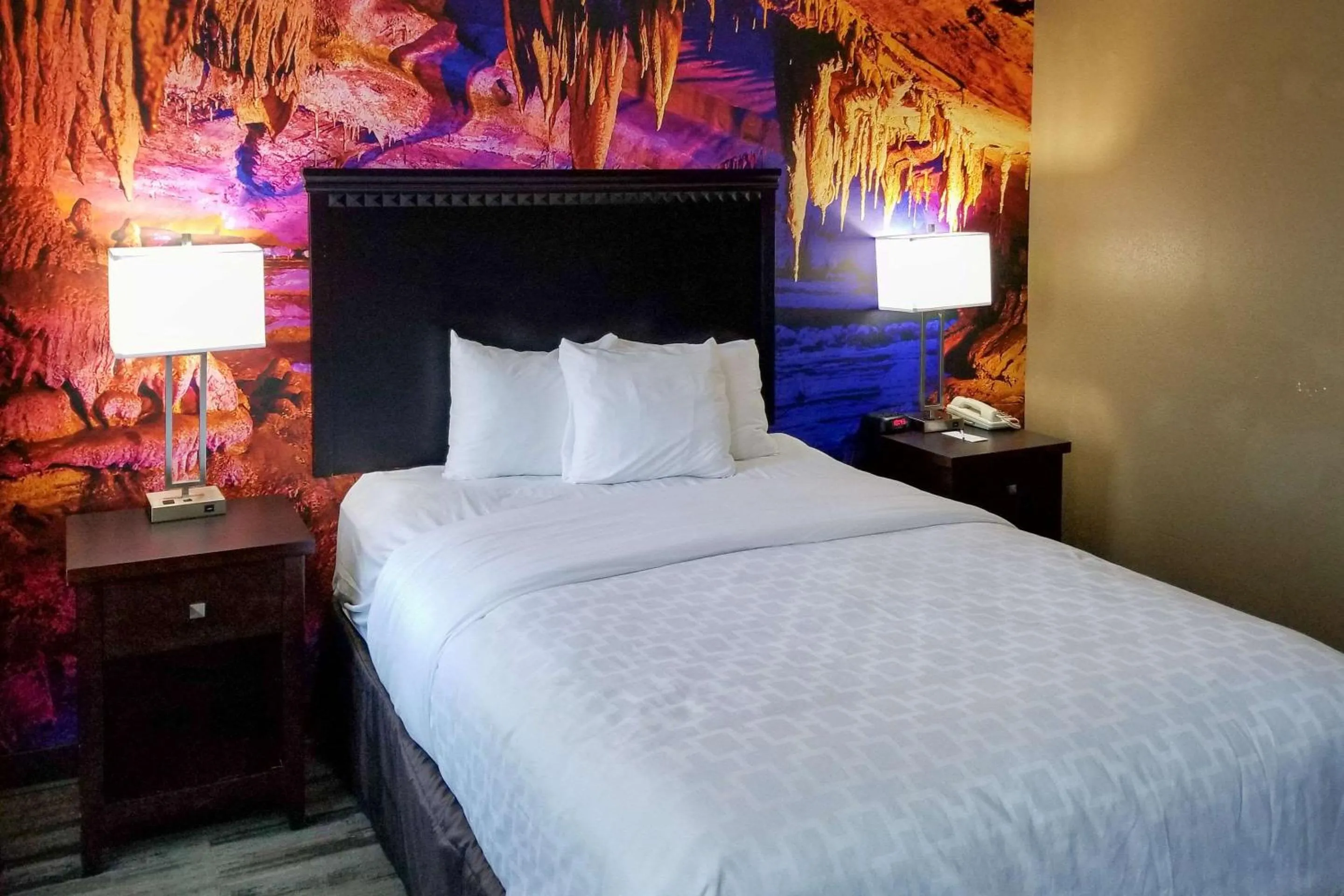 Bedroom in SureStay Plus by Best Western Corydon