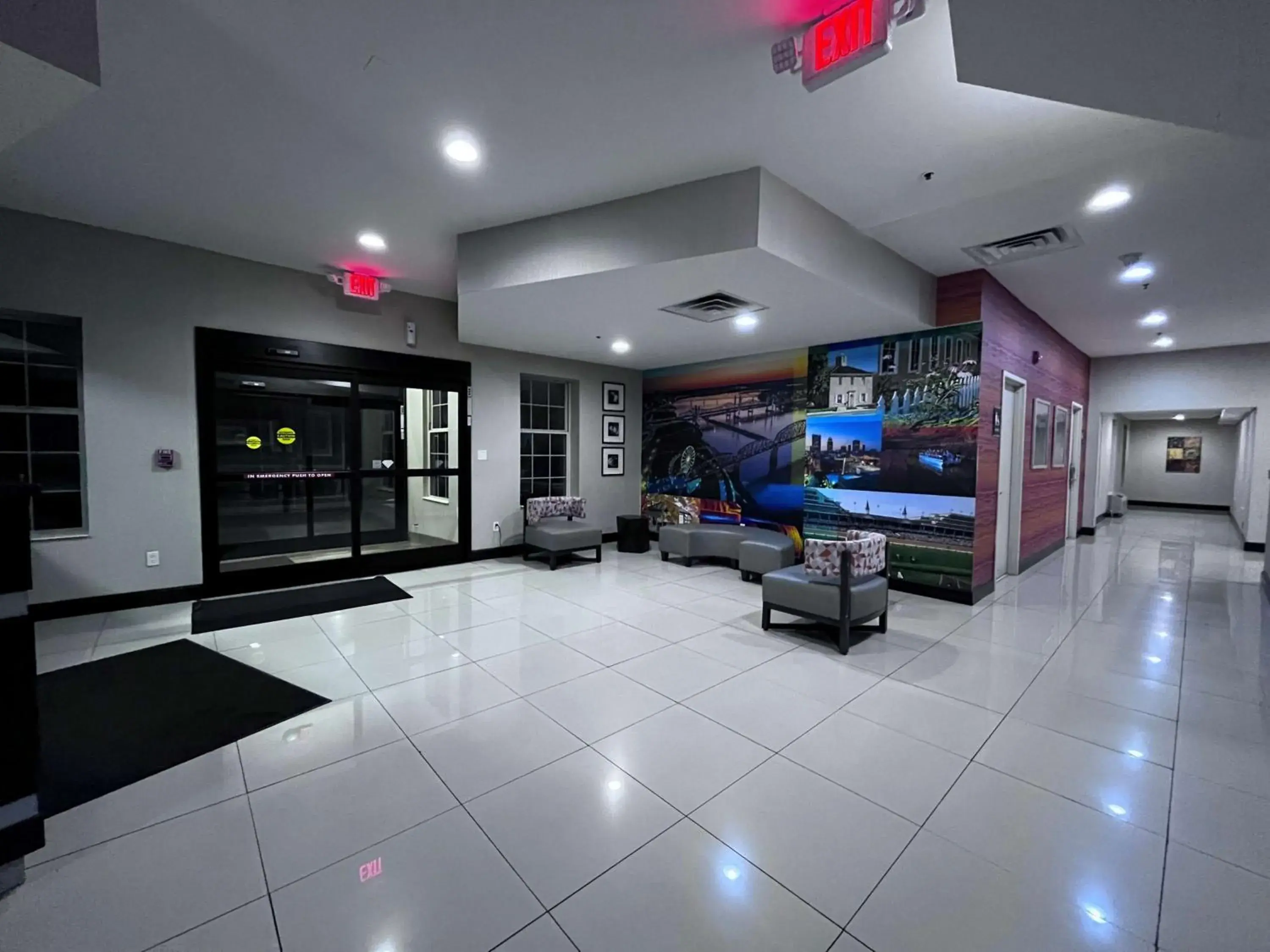 Lobby or reception in SureStay Plus by Best Western Corydon Lobby or reception in SureStay Plus by Best Western Corydon