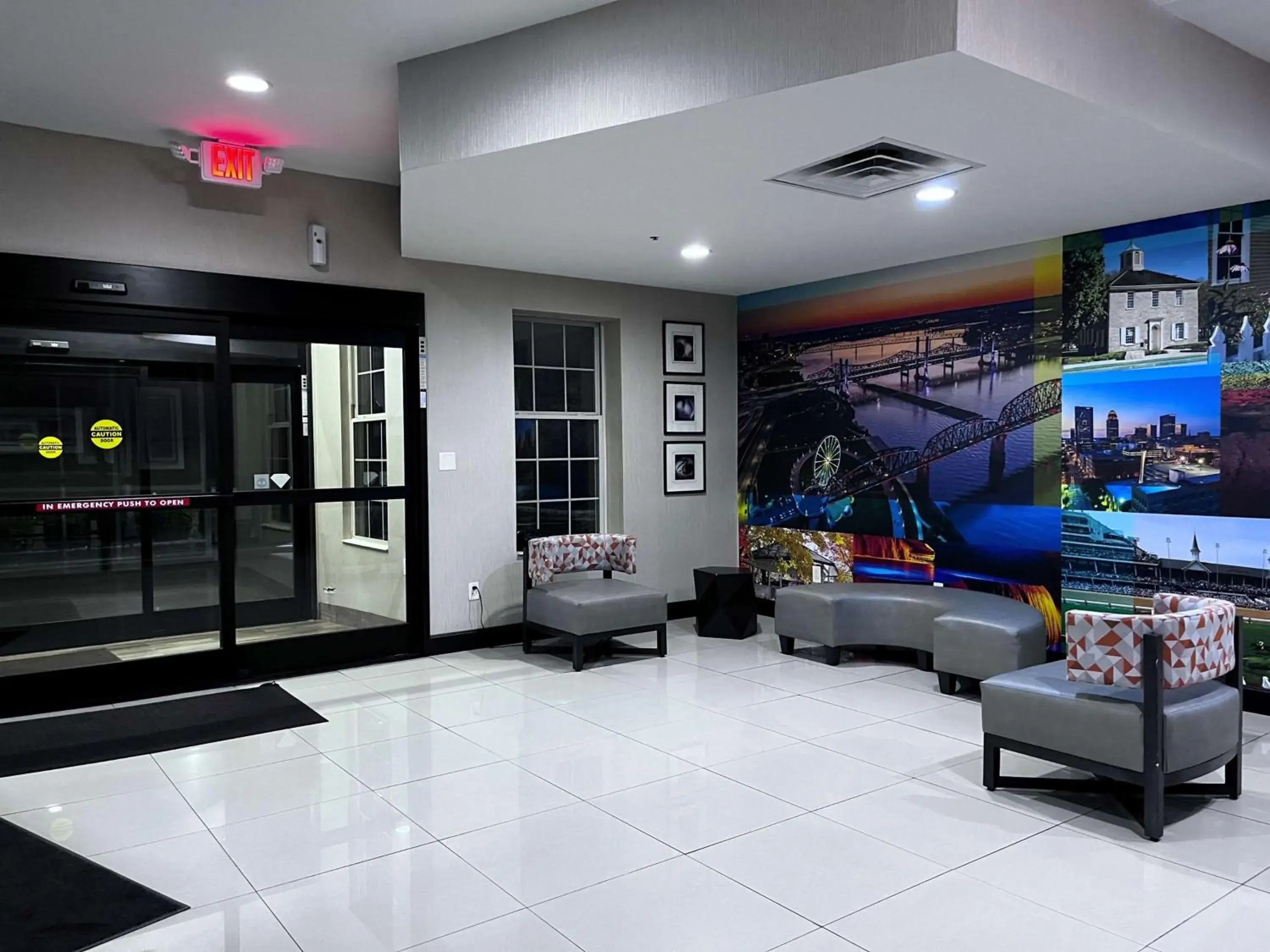 Lobby or reception in SureStay Plus by Best Western Corydon Lobby or reception in SureStay Plus by Best Western Corydon