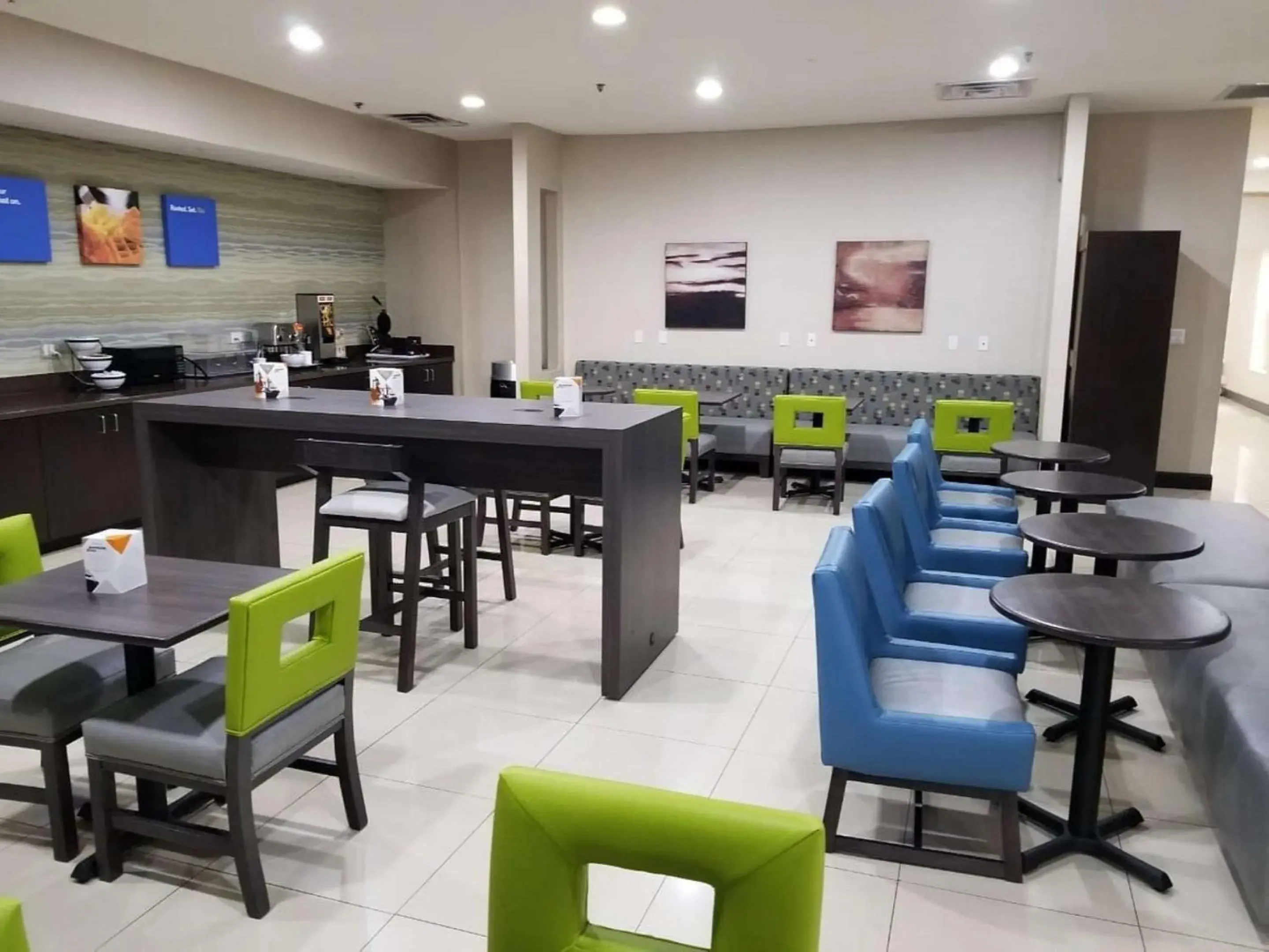 Breakfast in SureStay Plus by Best Western Corydon Breakfast in SureStay Plus by Best Western Corydon