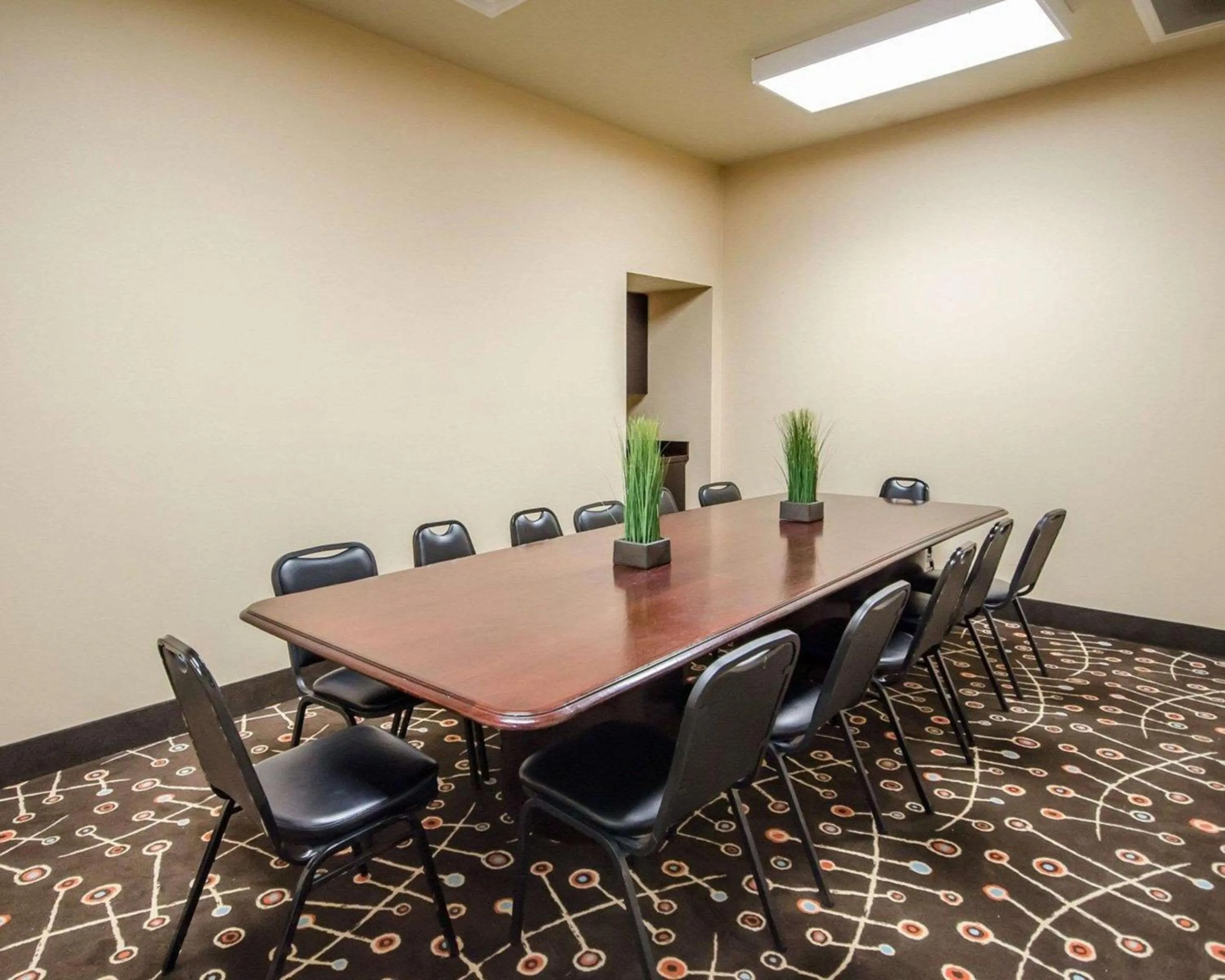 Meeting/conference room in SureStay Plus by Best Western Corydon