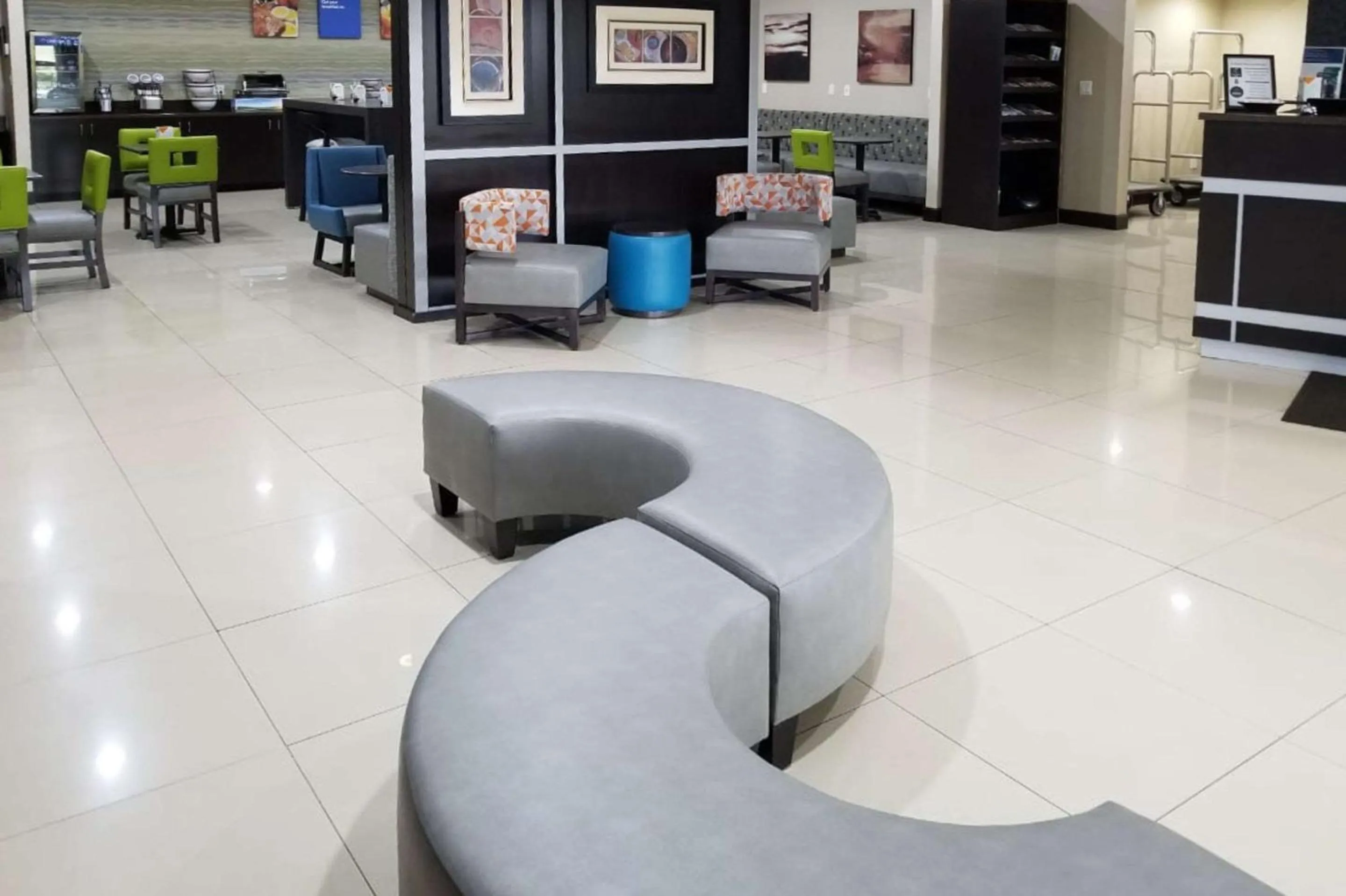 Lobby or reception in SureStay Plus by Best Western Corydon