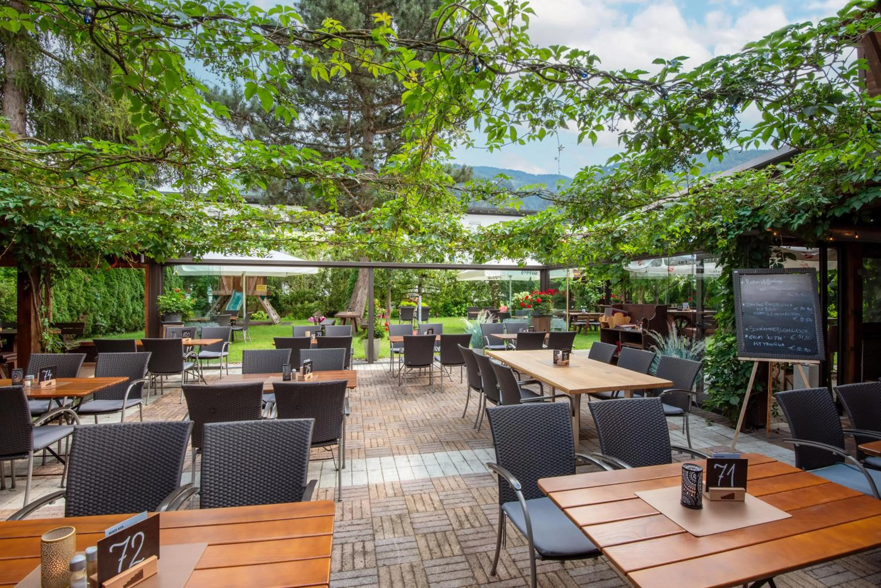 Restaurant/places to eat in Hotel Tiroler Stuben
