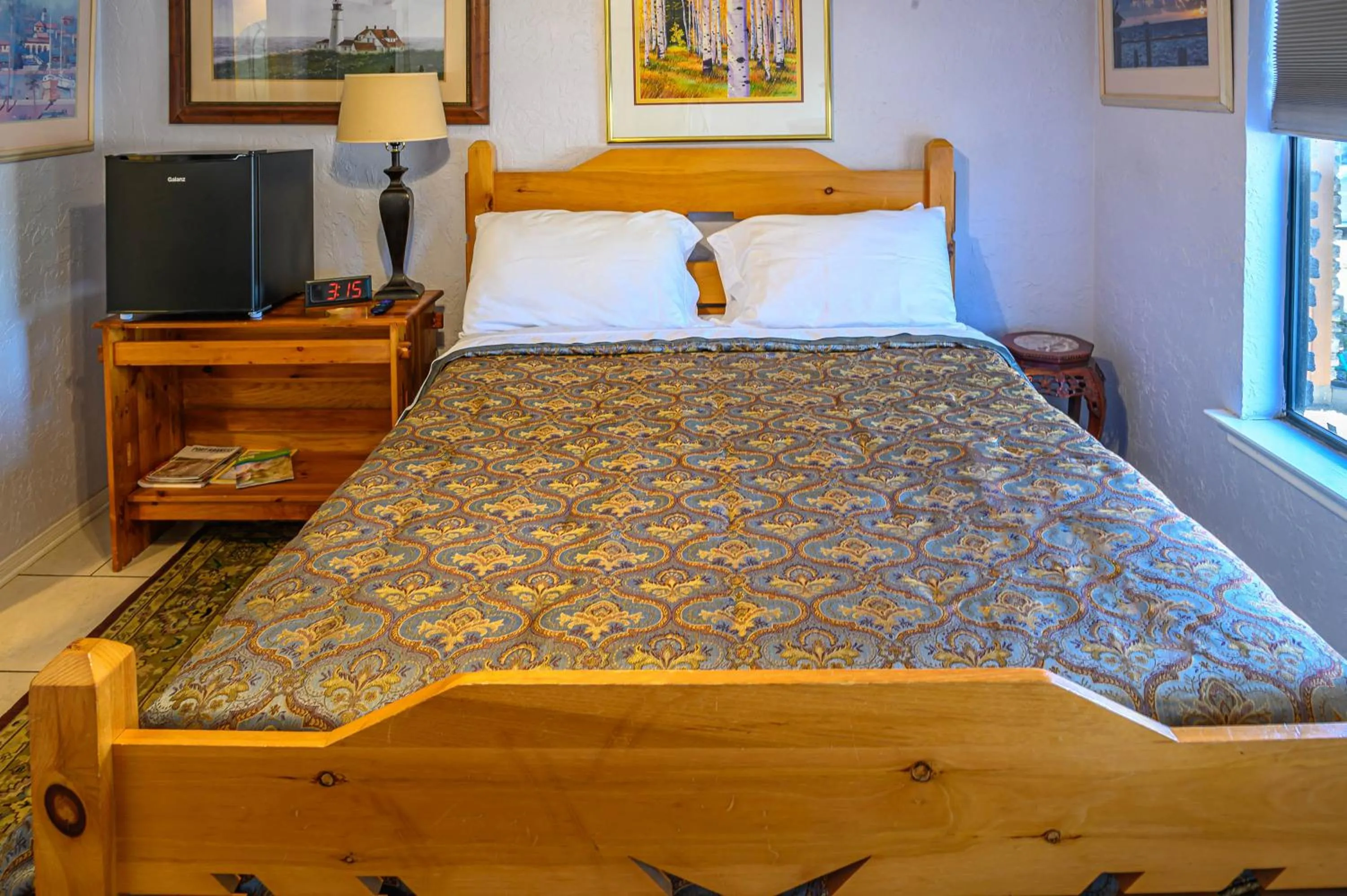 Bed in Cypress Fairway Village