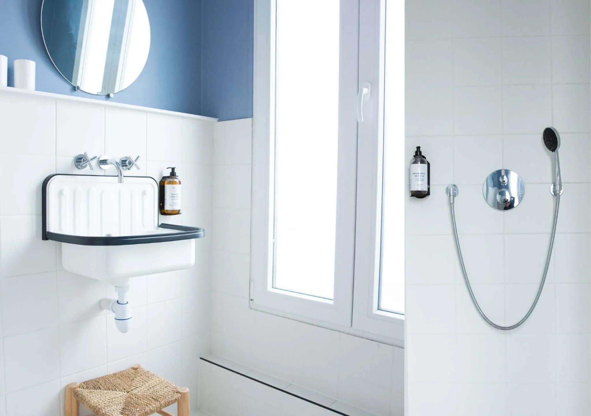 Shower in Hôtel La Nouvelle République & Hammam