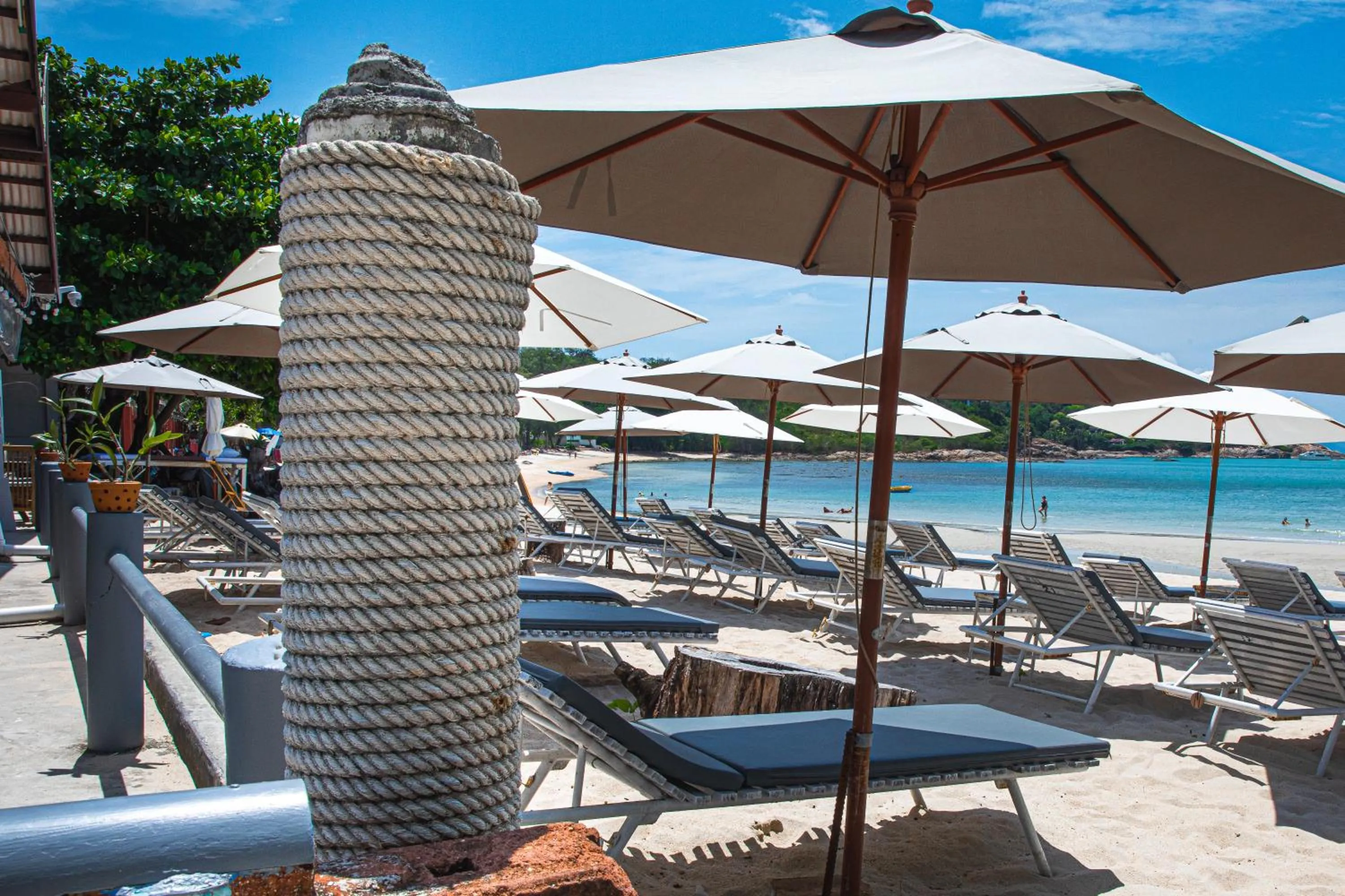 Beach in Bay Beach Resort