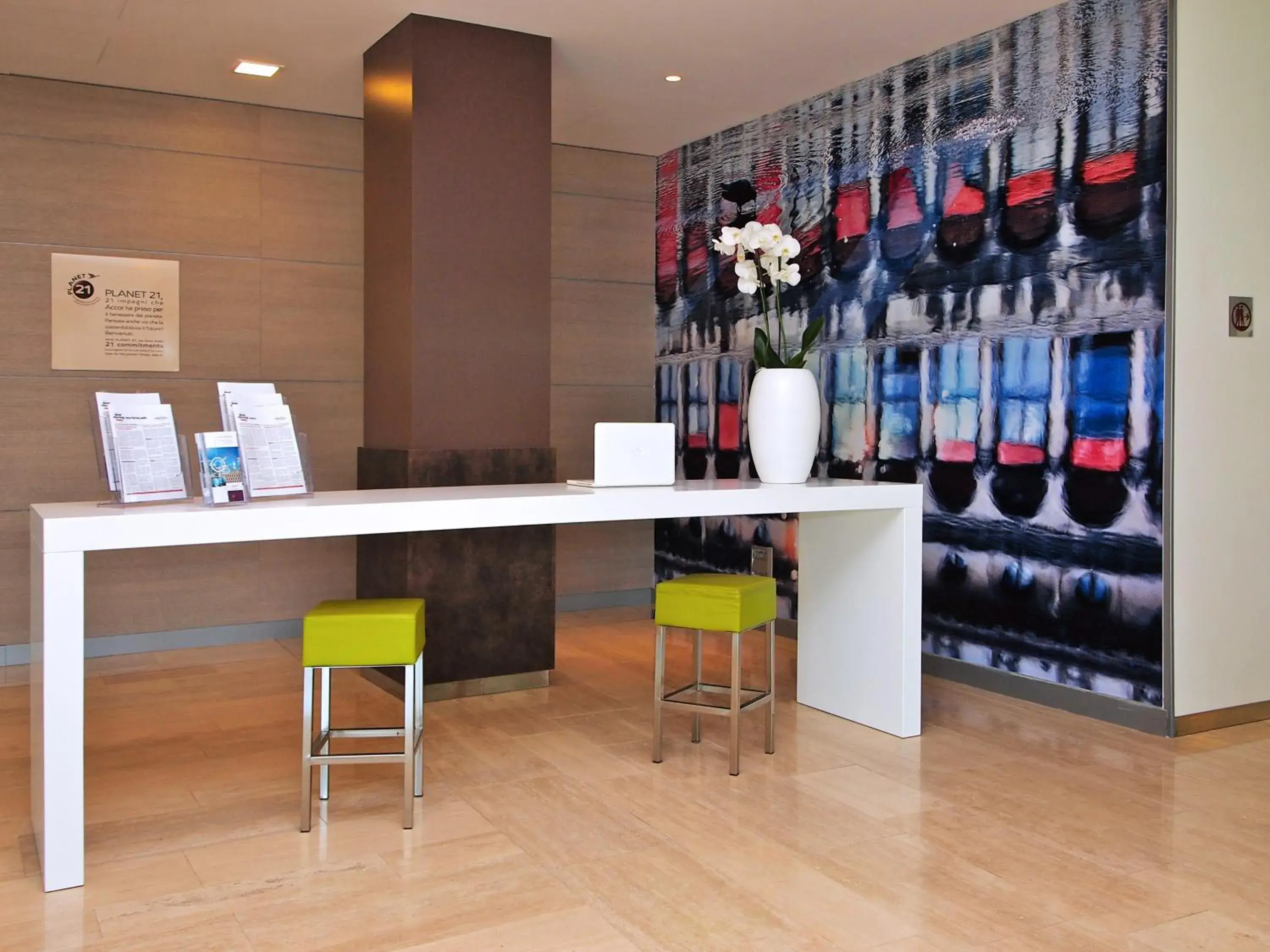 Lounge or bar in Hotel Mercure Venezia-Marghera Lounge or bar in Hotel Mercure Venezia-Marghera