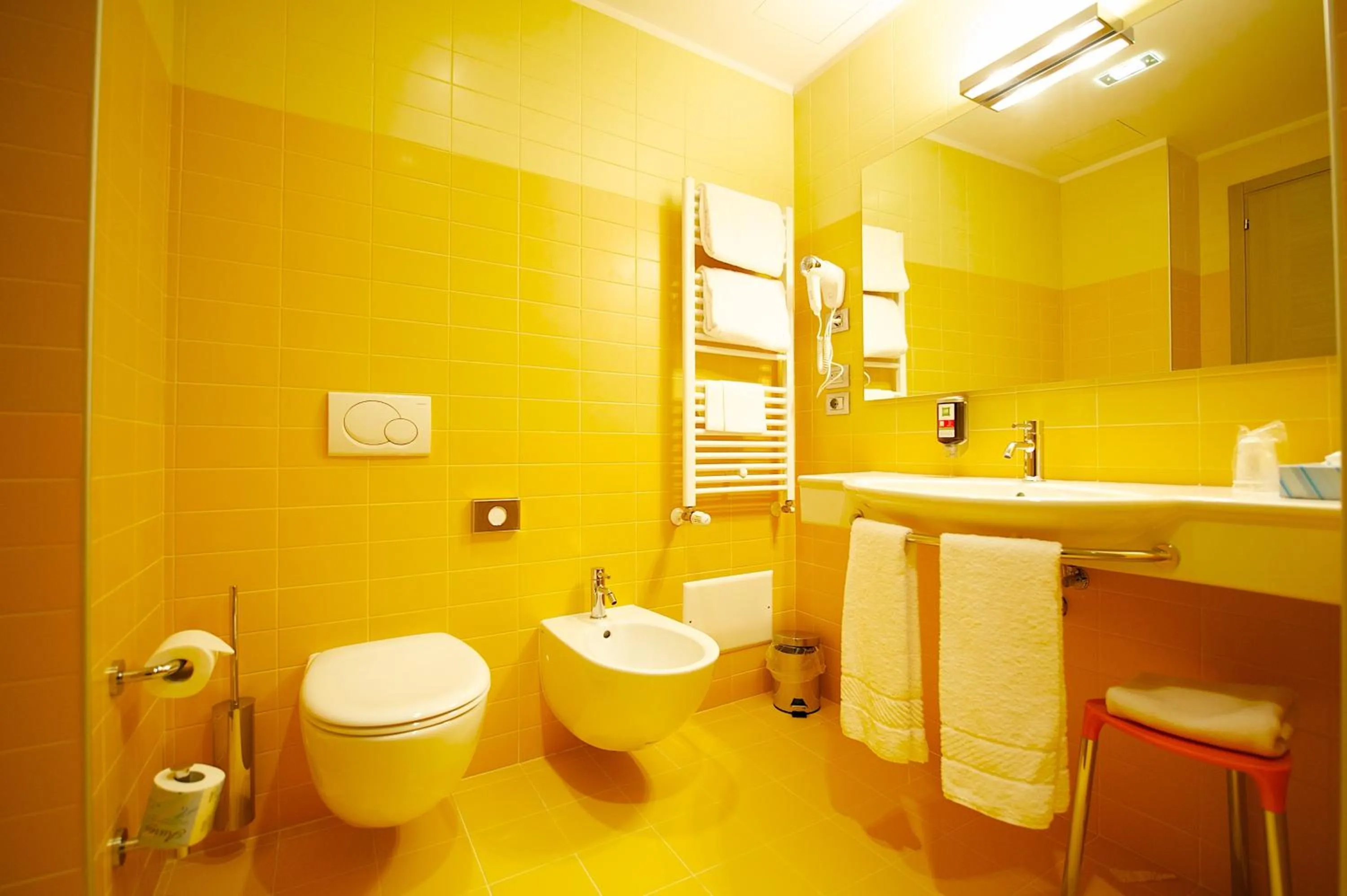 Toilet in Hotel Mercure Venezia-Marghera