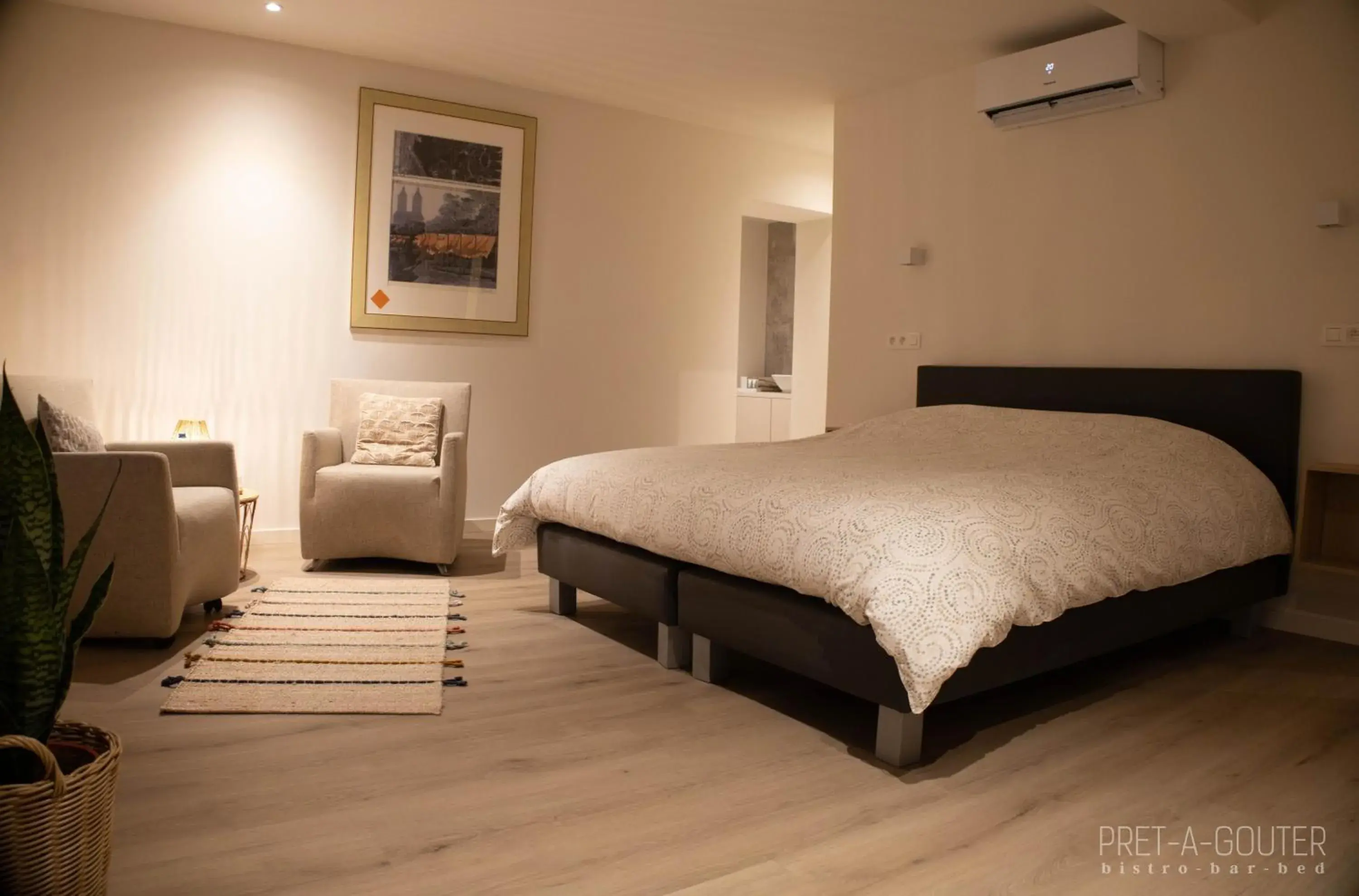 PRET A GOUTER bistro bar bed PRET A GOUTER bistro bar bed