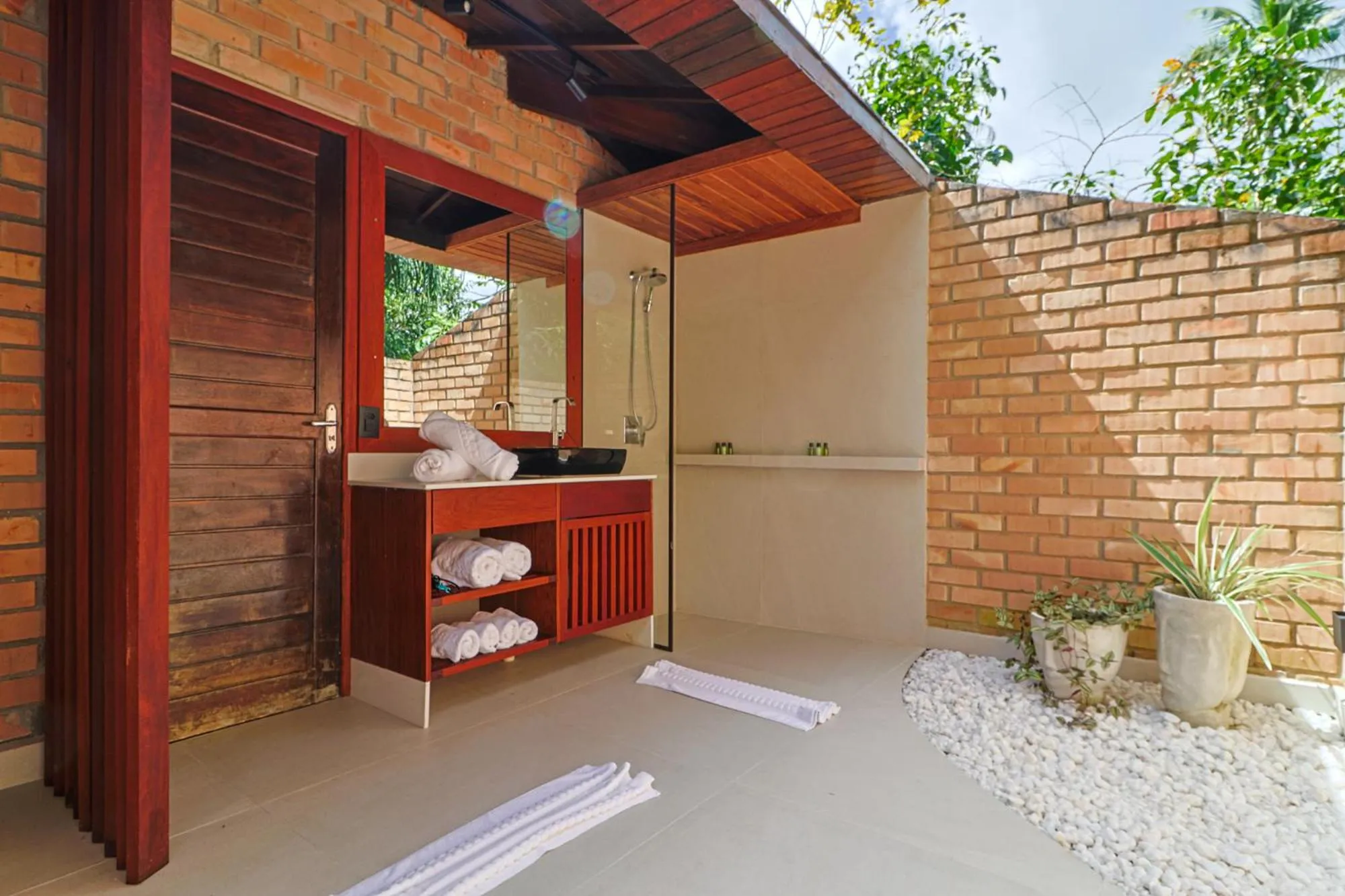 Shower in Eco Luar Boutique Hotel