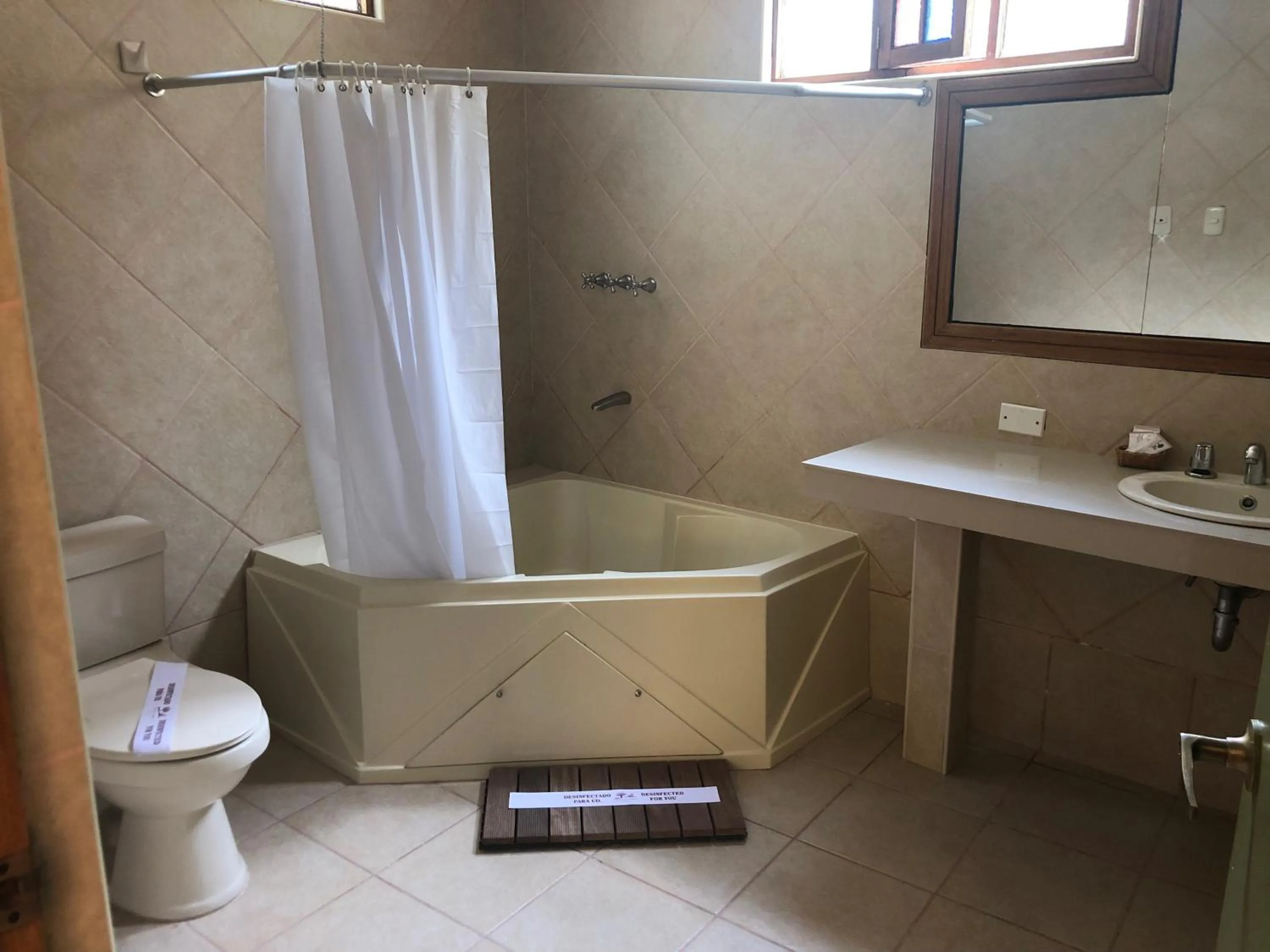 Bathroom in Hotel Pisonay Pueblo