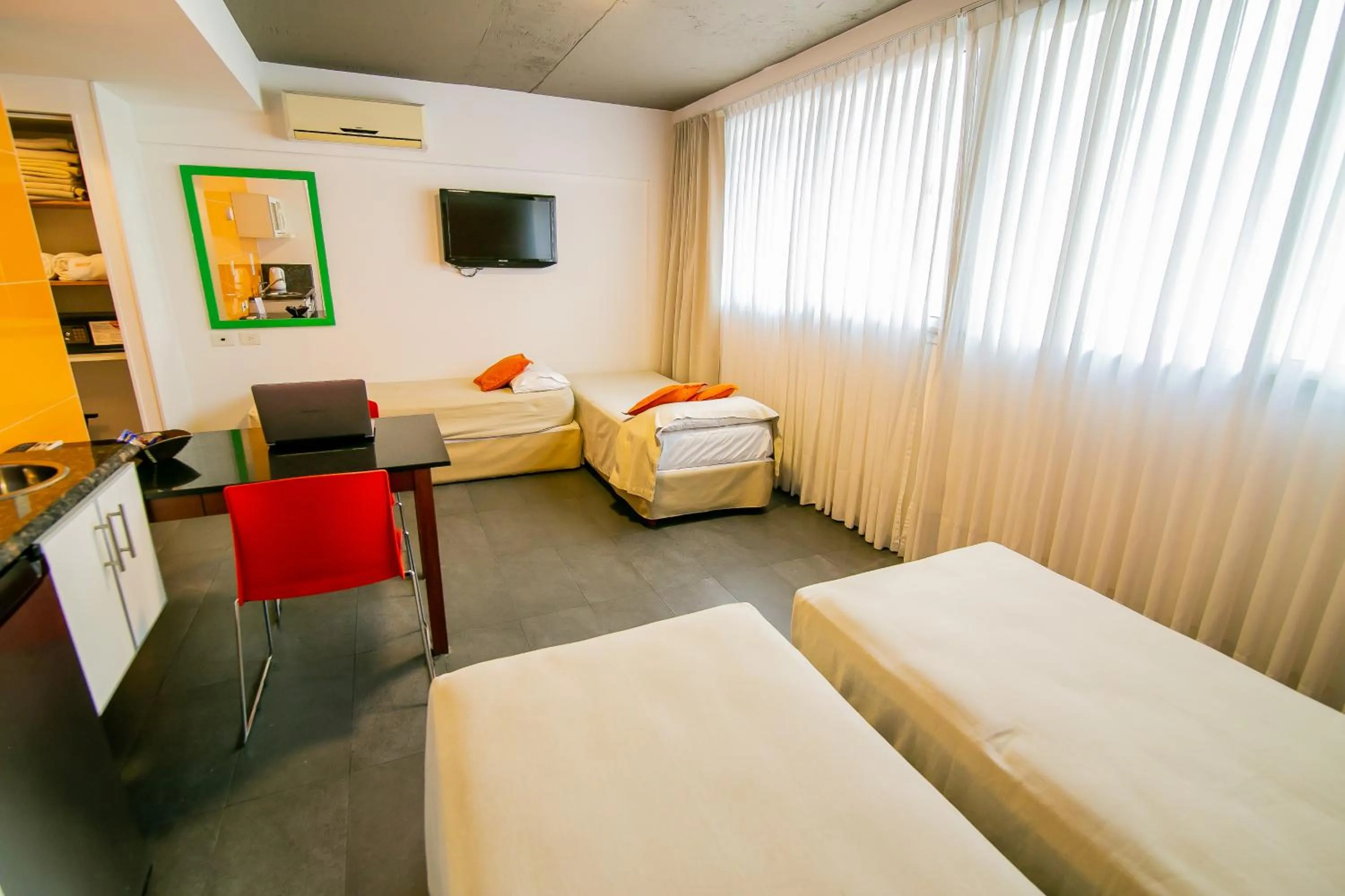 Photo of the whole room, Bed in Roberta Rosa De Fontana Suites