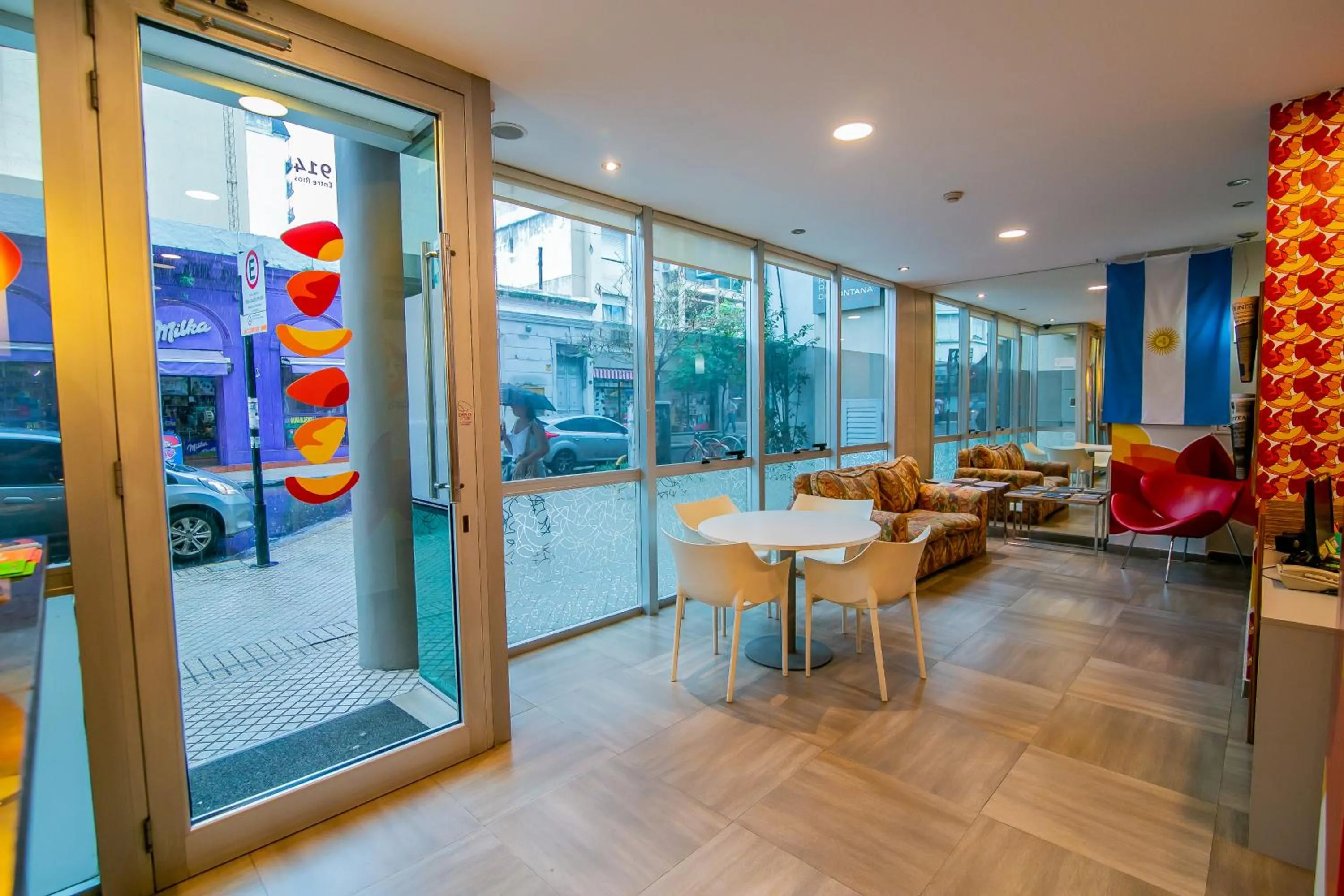 Communal lounge/ TV room in Roberta Rosa De Fontana Suites