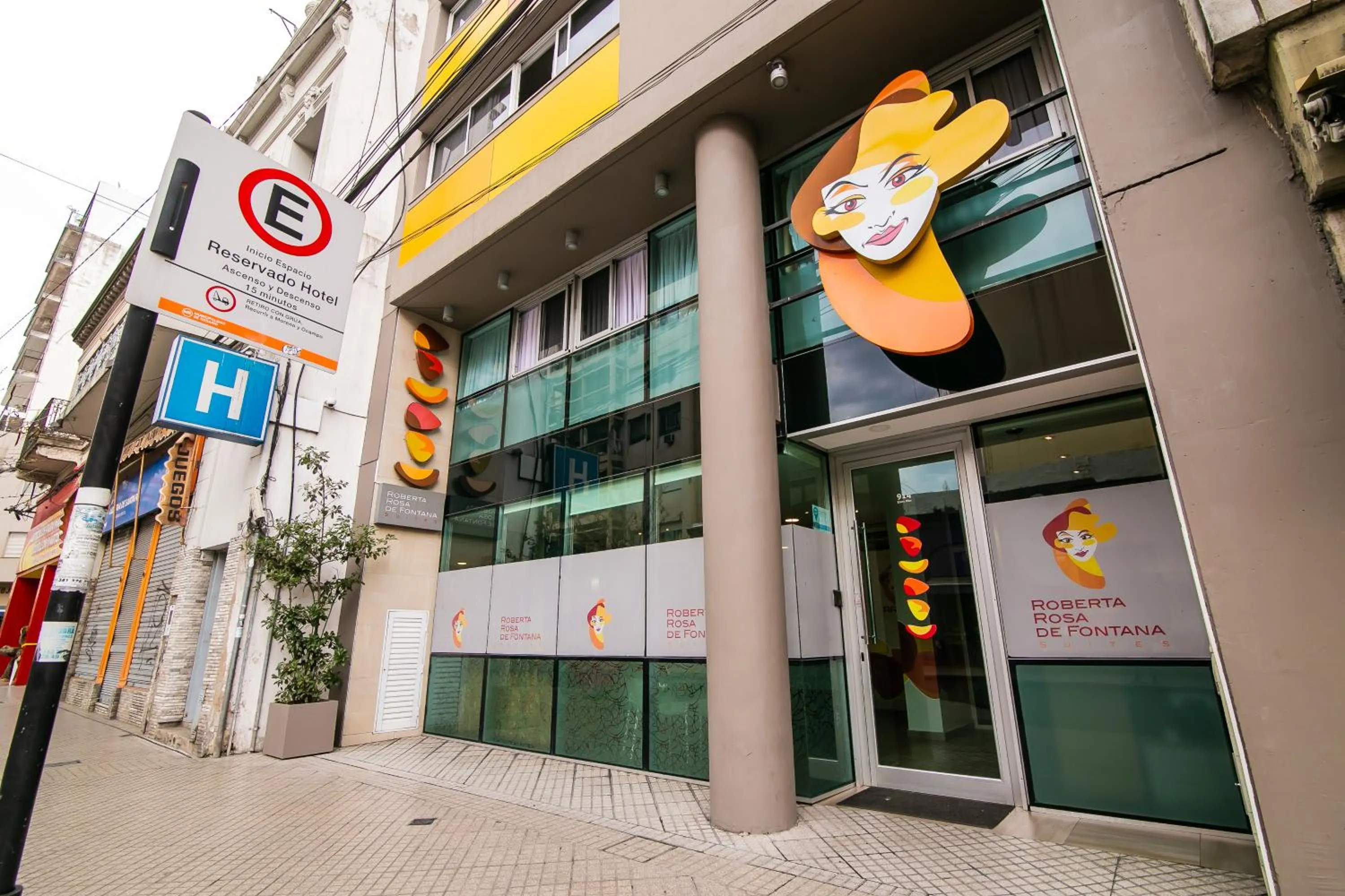 Facade/entrance in Roberta Rosa De Fontana Suites