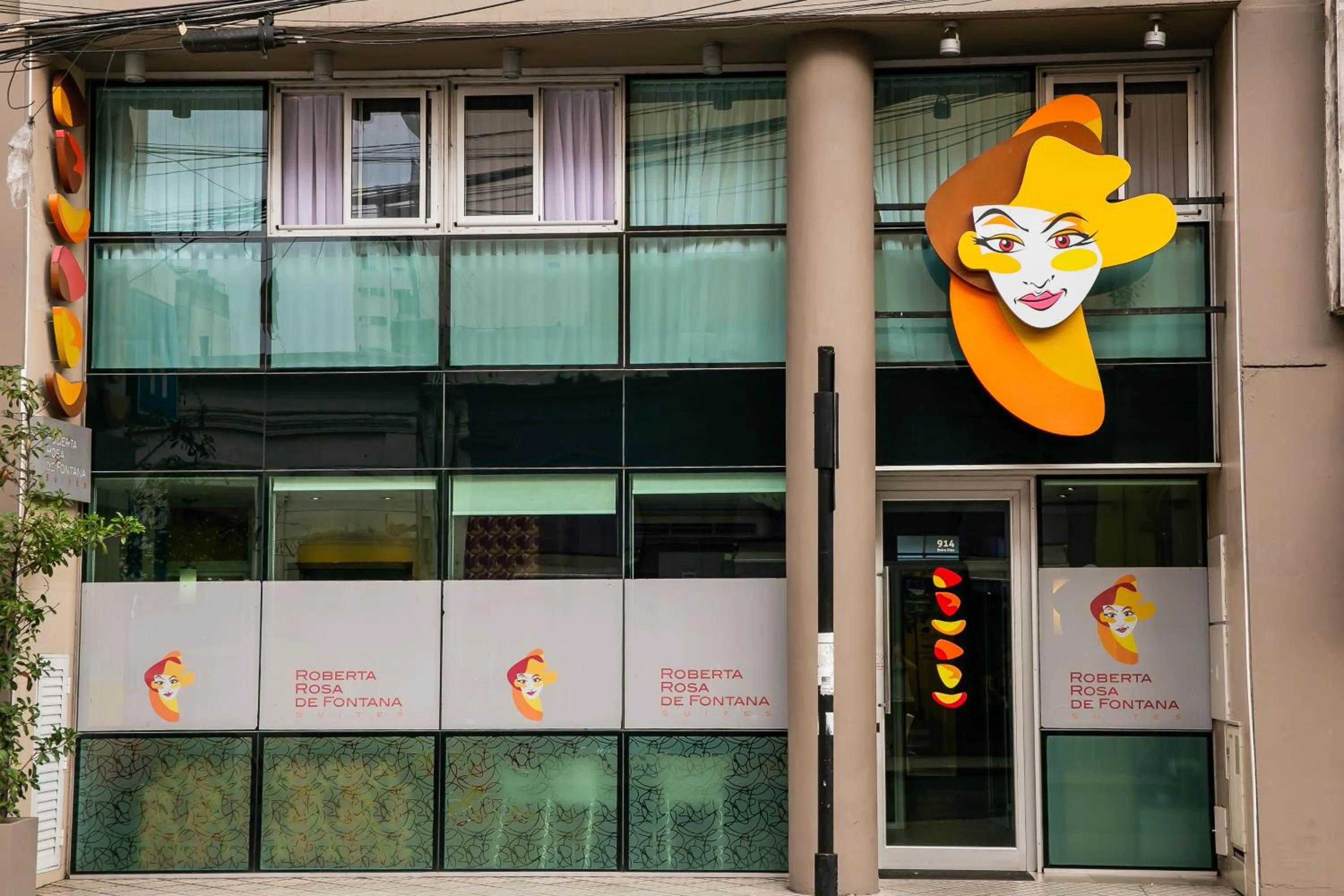 Facade/entrance in Roberta Rosa De Fontana Suites