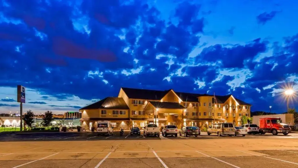 Property Building in Best Western Old Mill Inn