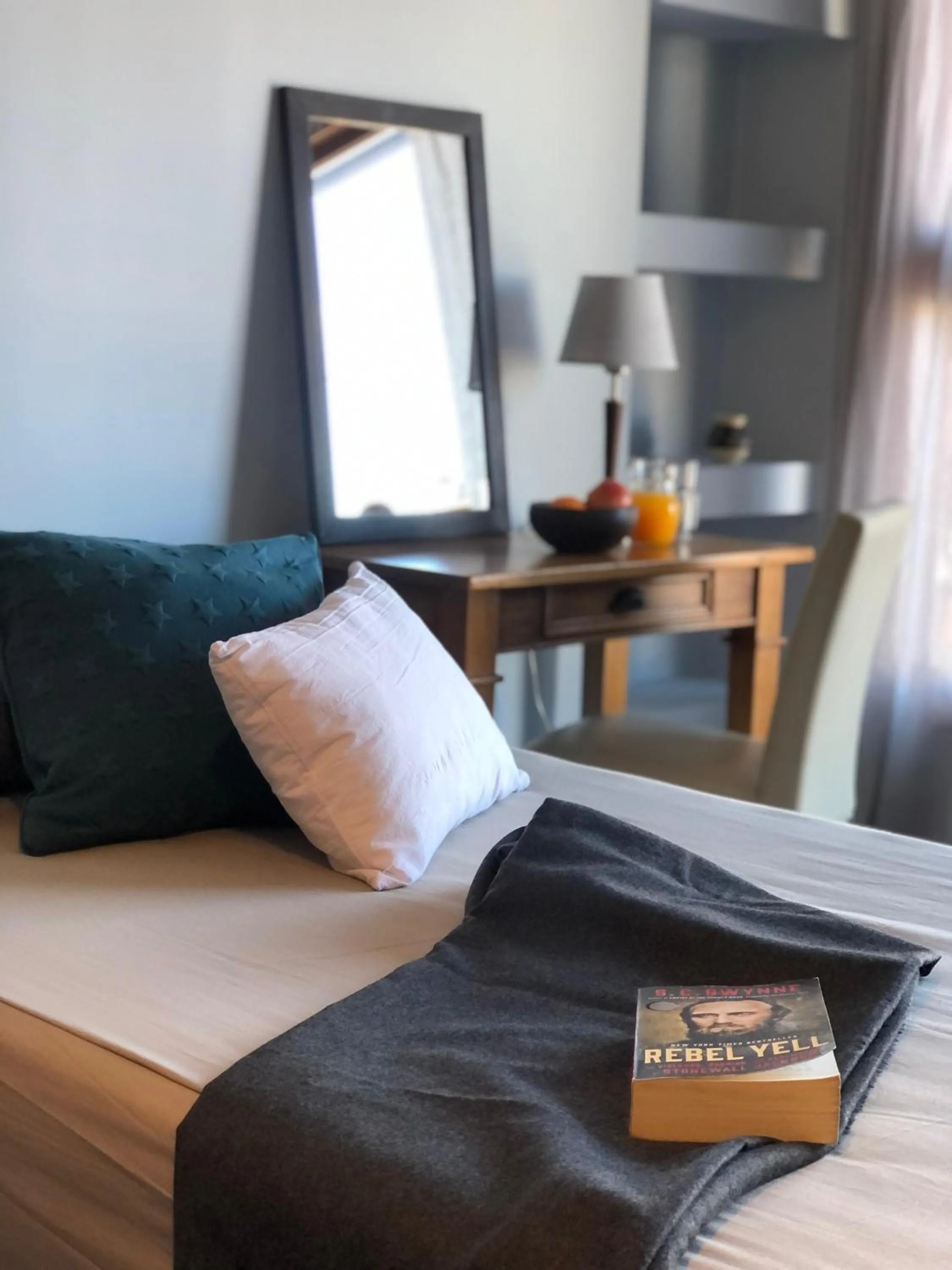 Bed in Las Bayas Home Suites