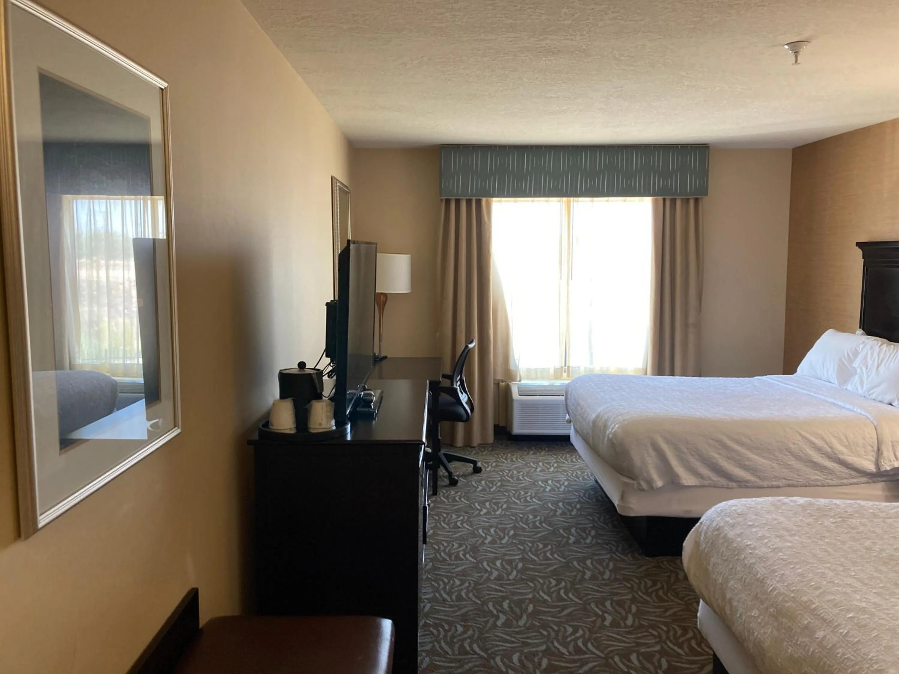 Bedroom, Bed in Hampton Inn & Suites Carlsbad